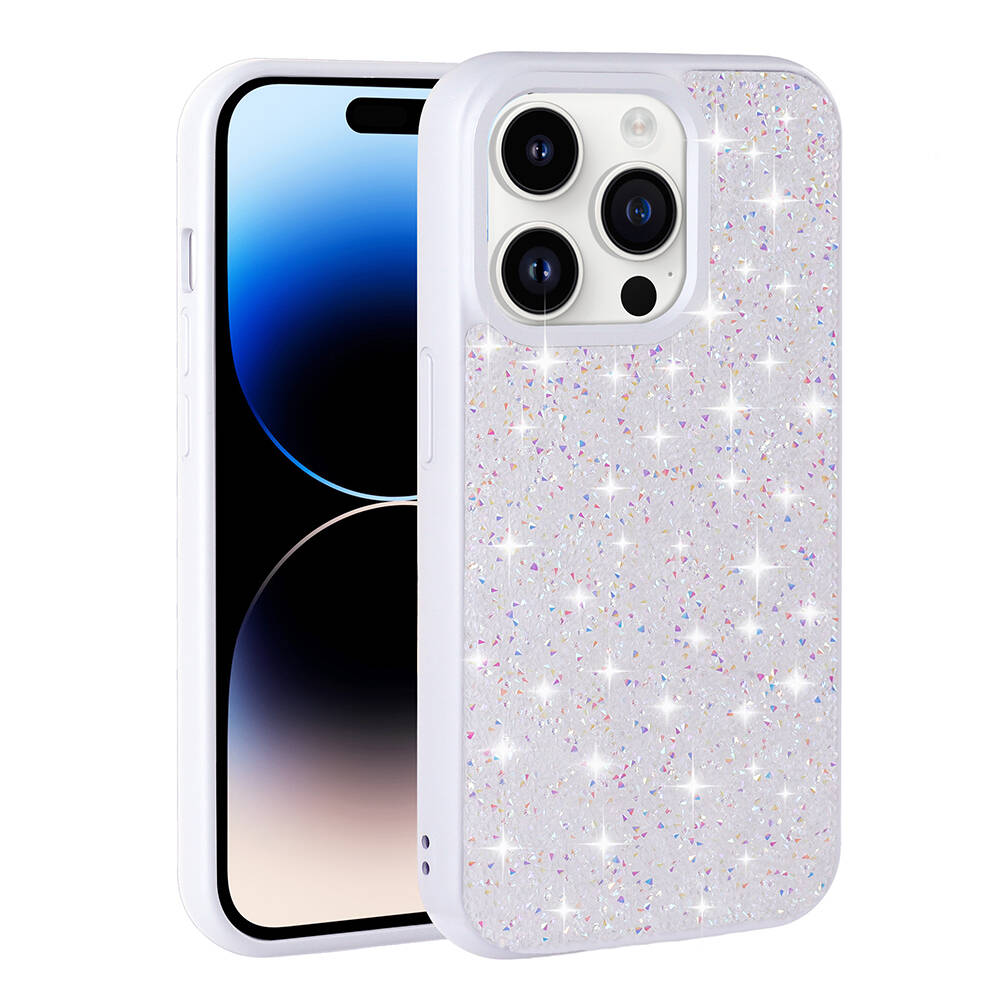 Kamera modüllü, parlak kılıflı beyaz iPhone.