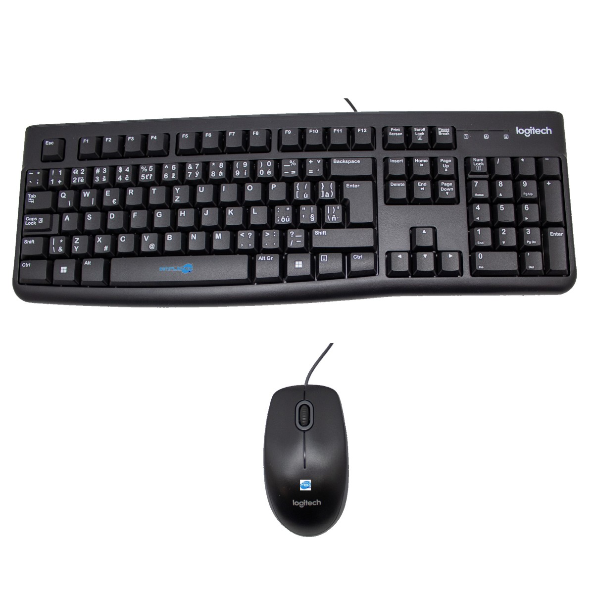 Tastiera e mouse Logitech neri su sfondo bianco.
