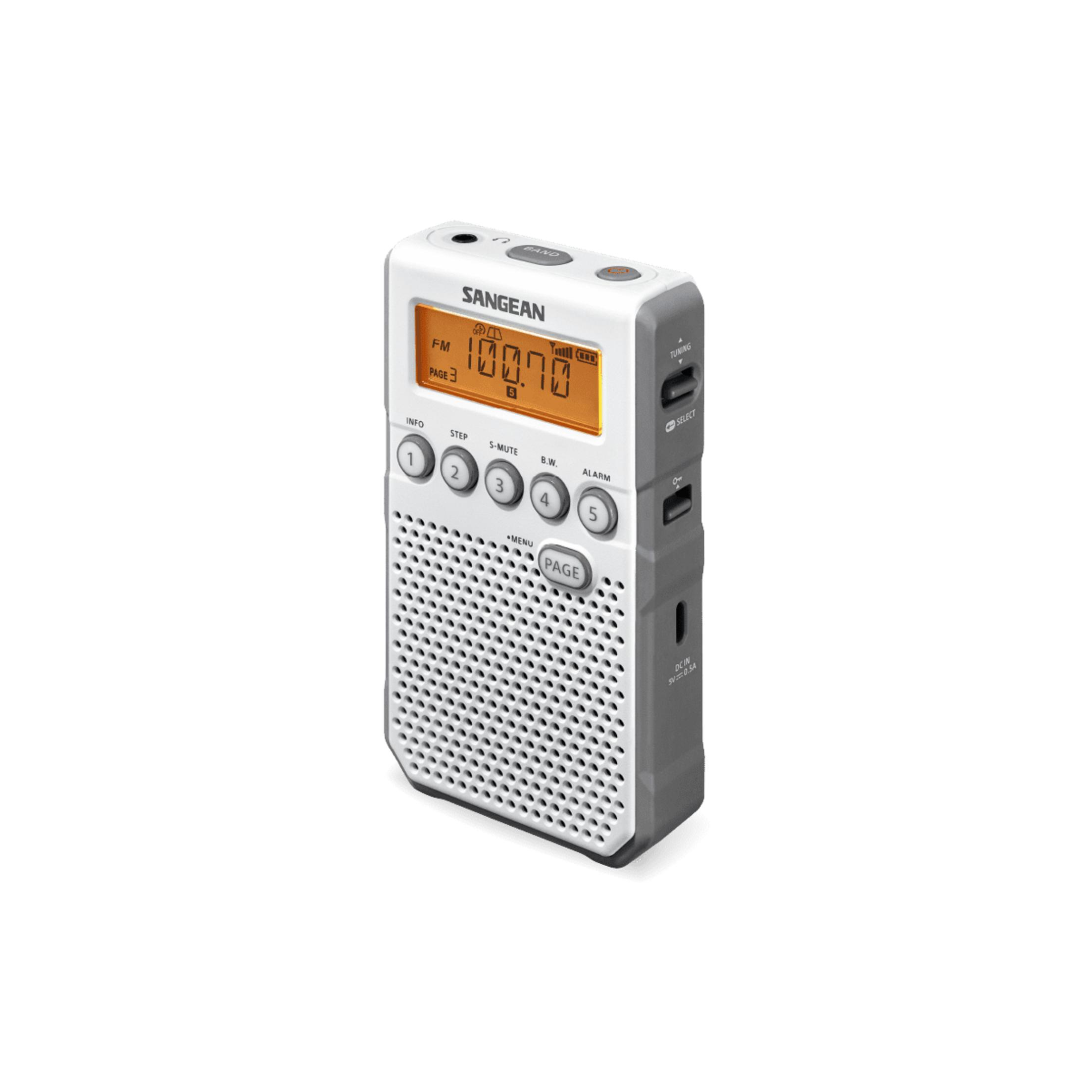 Ein Sangean Radio mit digitalem Display, Lautsprecher und Knöpfen.