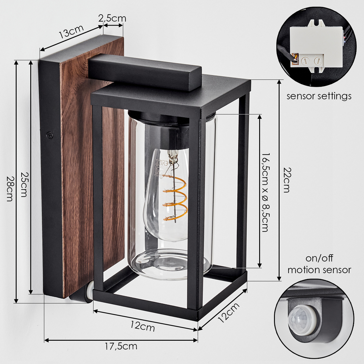 Moderne Wandleuchte mit Holz- und Metallelementen, Glaszylinder und Glühbirne.