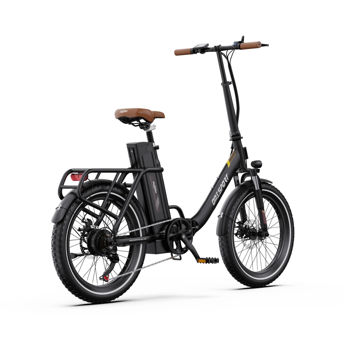 Una bicicletta elettrica pieghevole nera con sella e manubrio marroni su sfondo bianco.