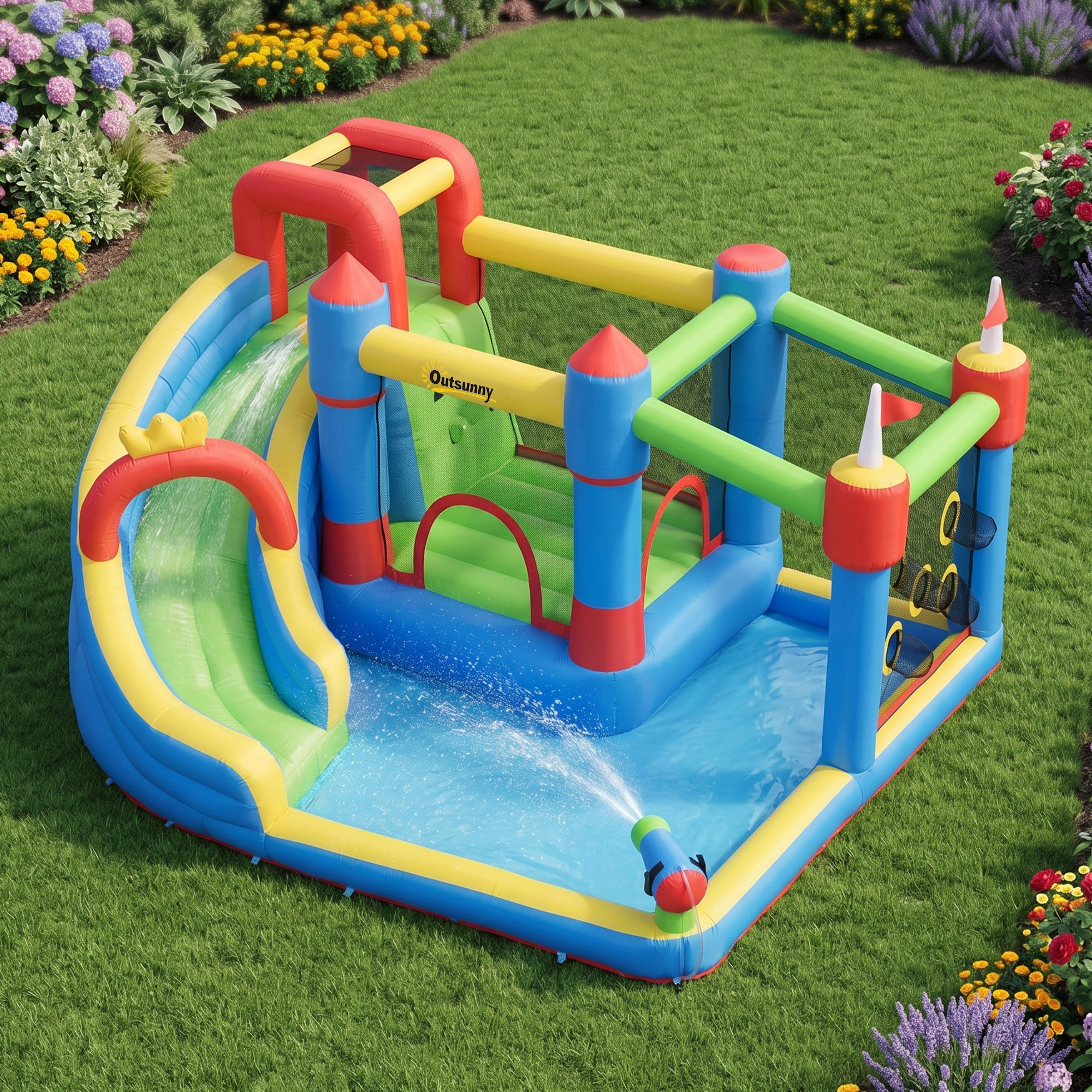 Resbaladilla inflable con piscina y aspersor sobre césped verde.
