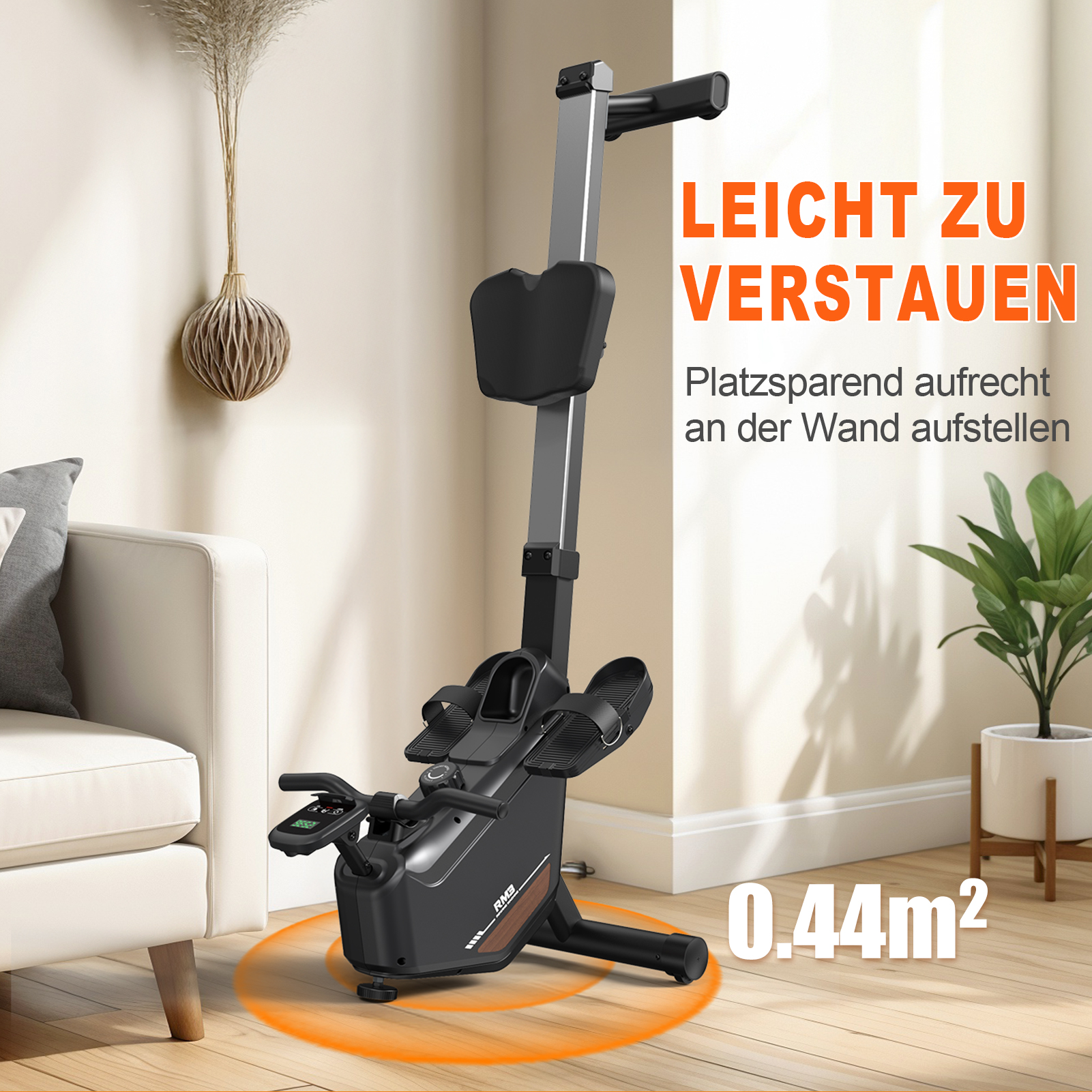 Rudergerät in einem Wohnzimmer, leicht zu verstauen. Platzsparend aufrecht.