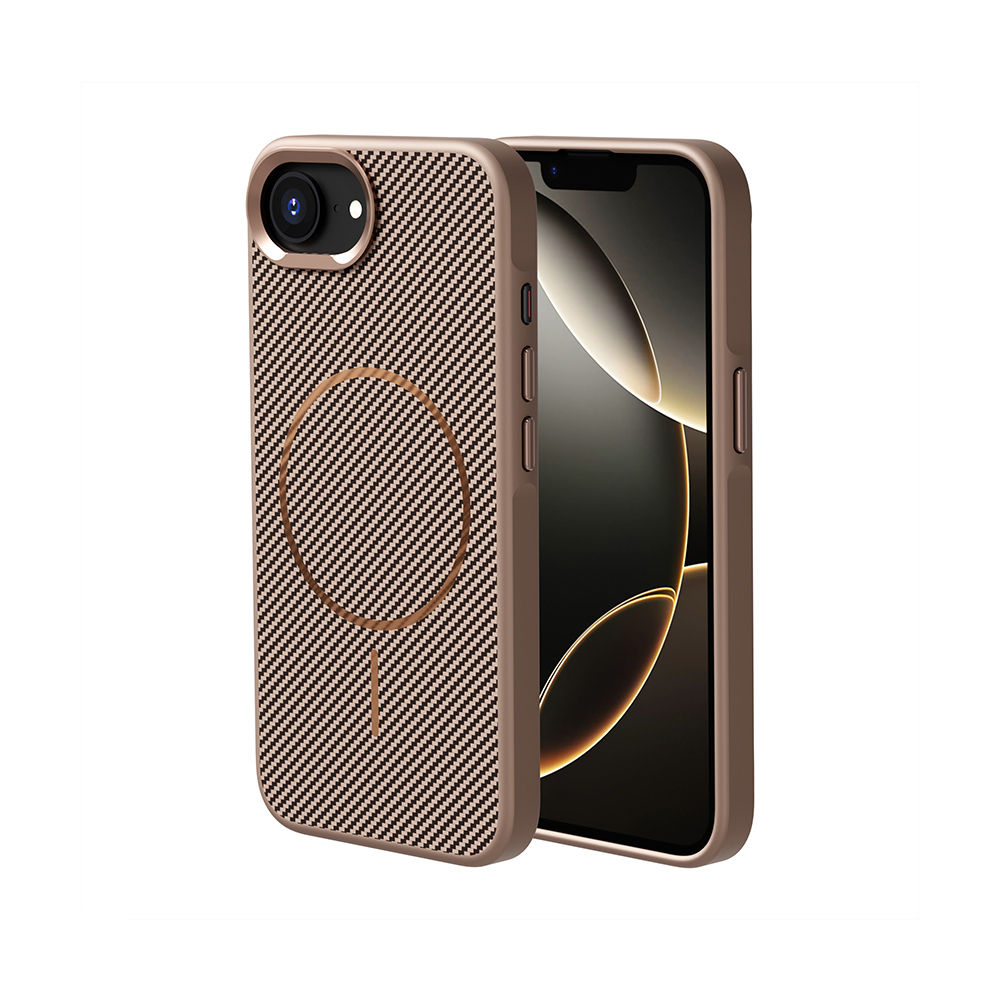 Karbon desenli kılıflı ve manyetik halkalı bronz renkli telefon.