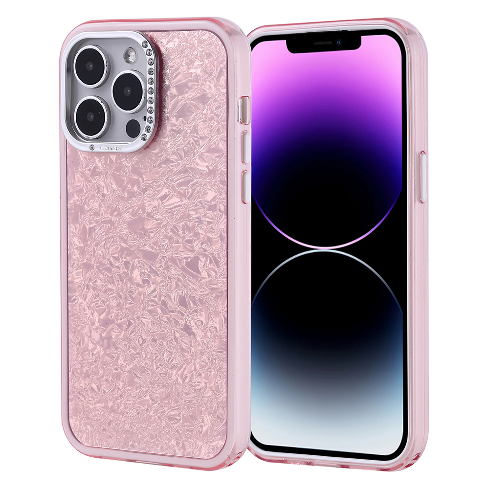 Pembe dokulu telefon kılıfı ve akıllı telefon.