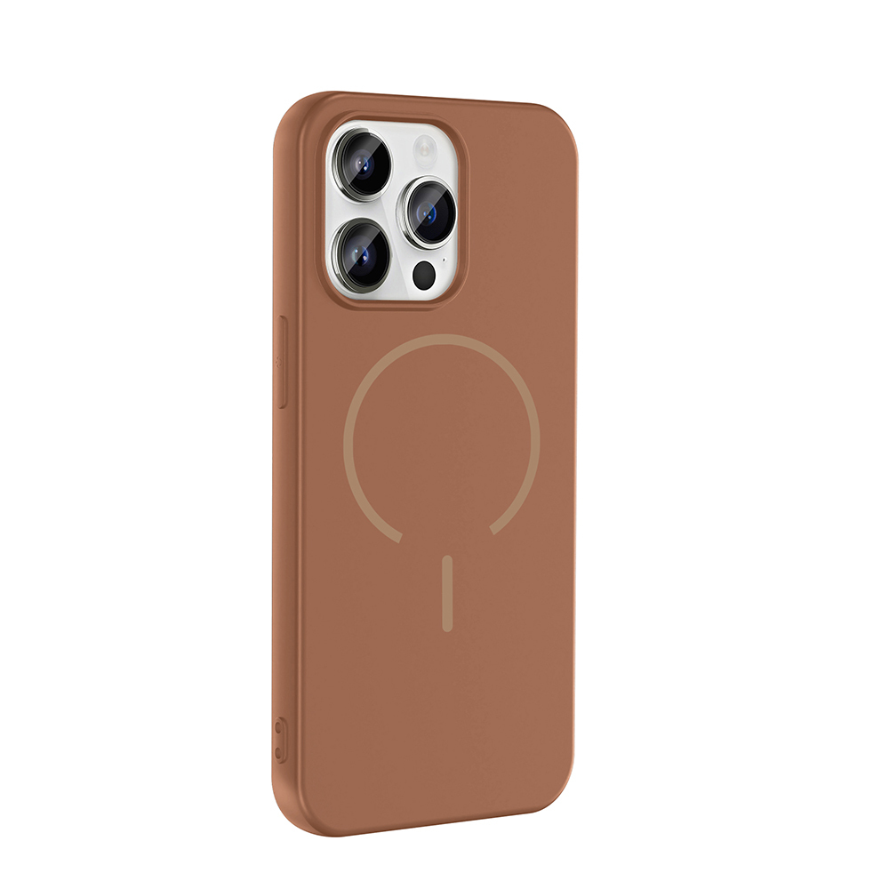 Kamera oyuntulu, manyetik halkalı kahverengi telefon kılıfı, beyaz arka plan üzerinde.