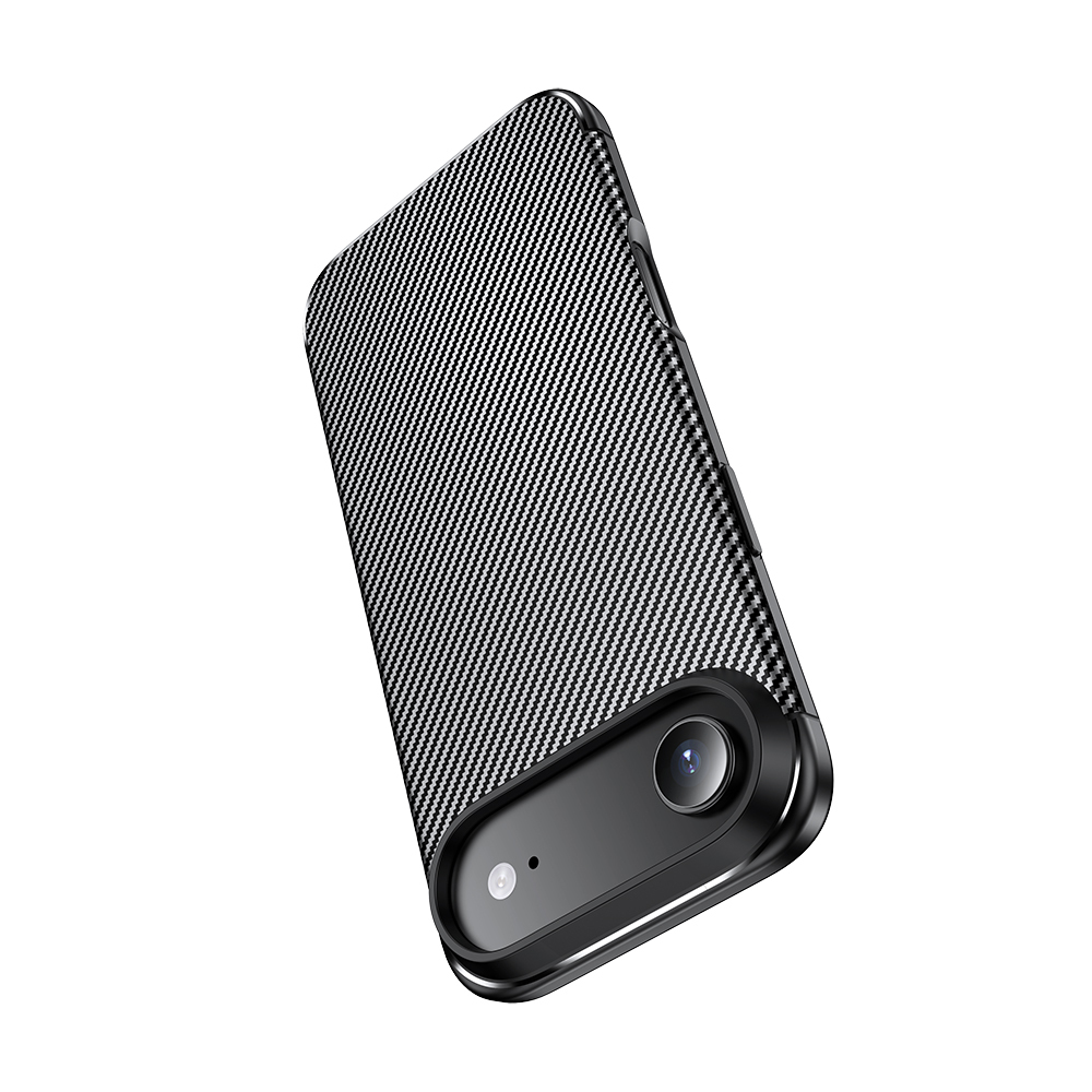 Karbon fiber desenli kılıflı siyah akıllı telefon ve kamera modülü.