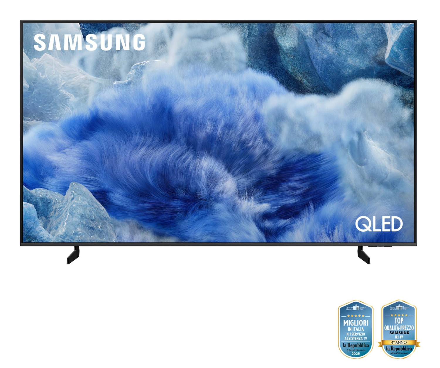Una TV Samsung QLED con grafica astratta blu e bianca e due distintivi di premi.