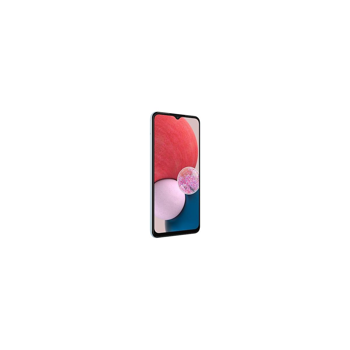 Ein hellblaues Smartphone mit einer Kamera und einem bunten Hintergrundbild.