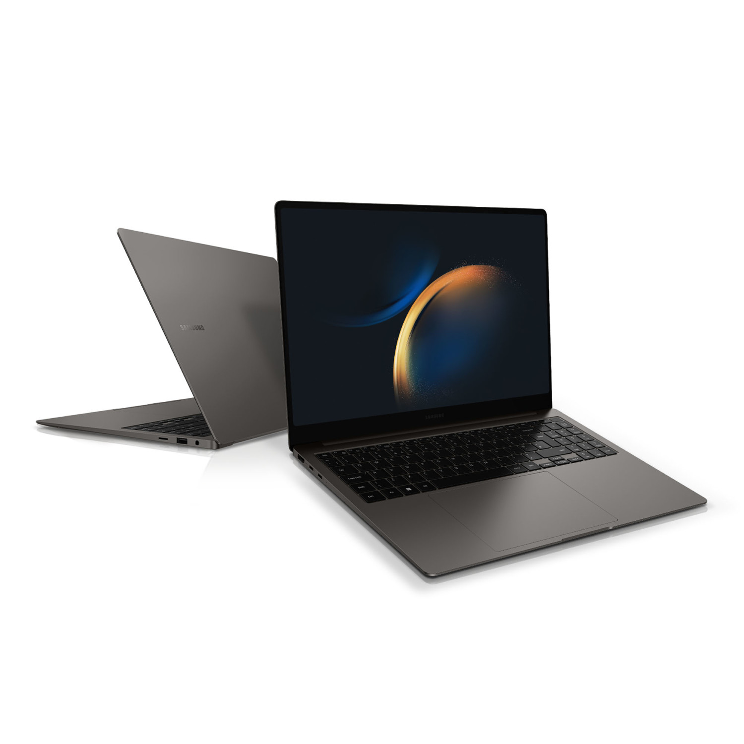 Due laptop grigio scuro, uno aperto con uno sfondo blu e arancione.