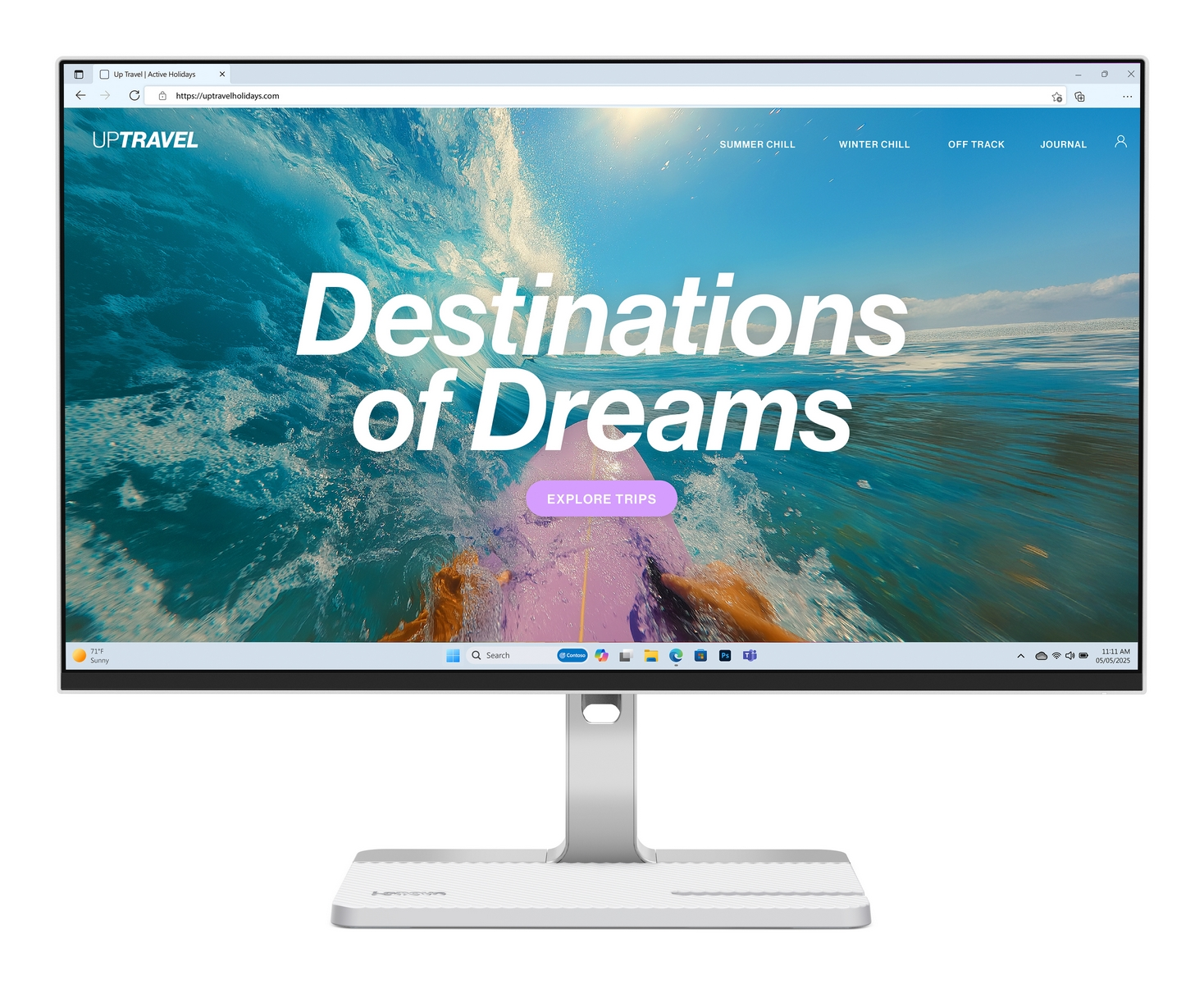 Sito web che mostra un surfista su tavola da surf, onde e il testo "Destinations of Dreams".