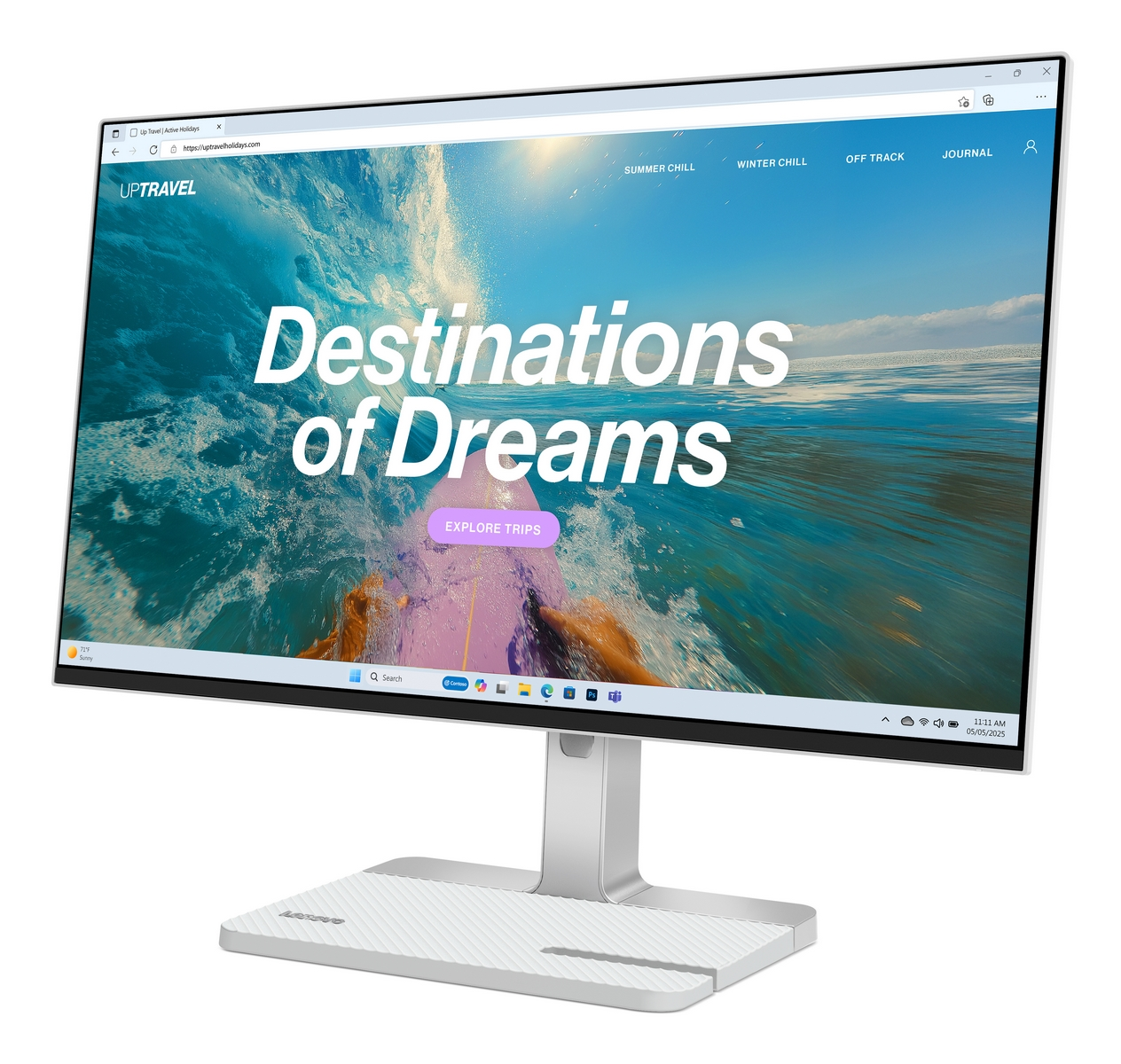 Schermo del computer mostra sito web con surfista e testo 'Destinations of Dreams'.