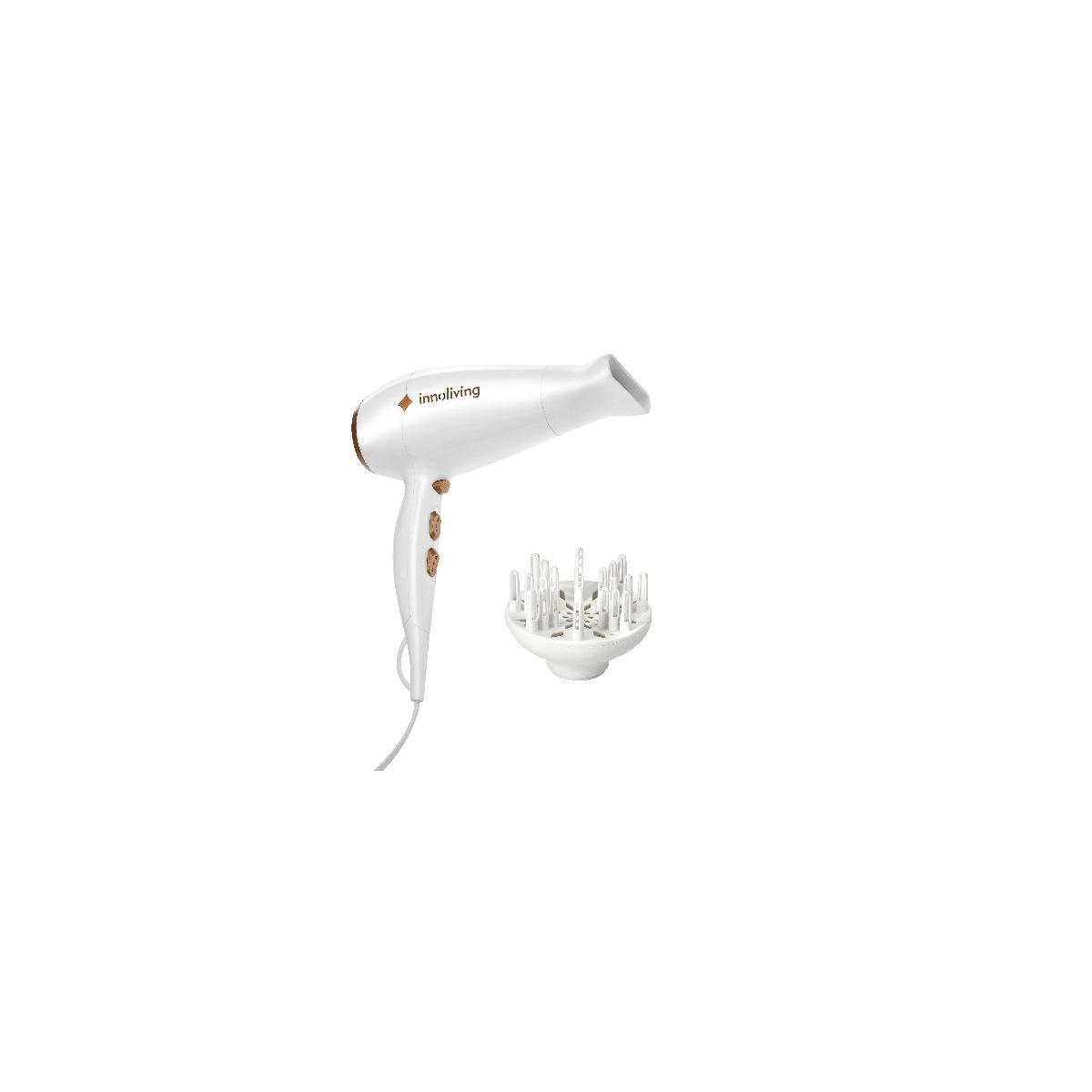 Asciugacapelli bianco con diffusore su sfondo bianco.