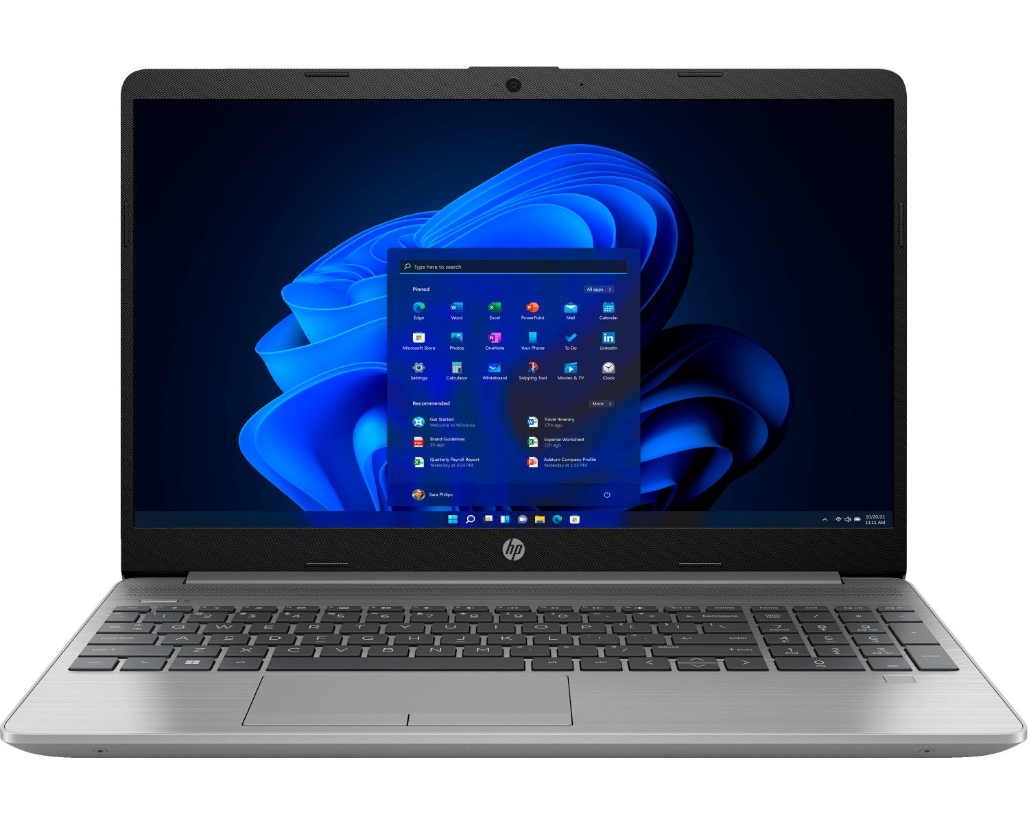 Laptop HP argento con schermo aperto, che mostra il menu Start di Windows.