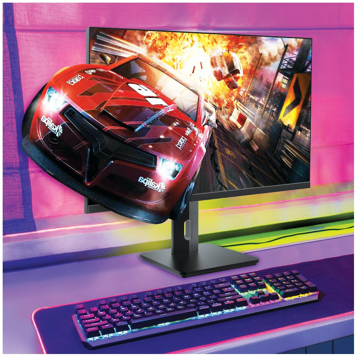 Un'auto da corsa rossa su un monitor che esplode sopra una tastiera.