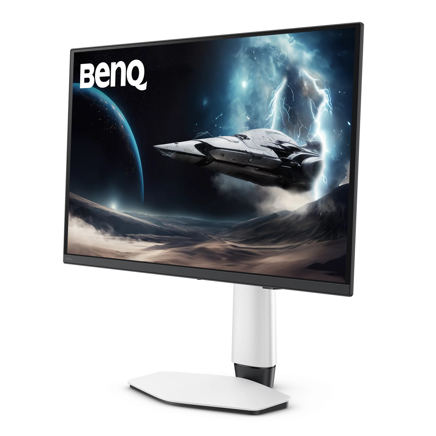 Monitor BenQ wyświetla statek kosmiczny lecący przez burzliwy, obcy krajobraz z planetą.
