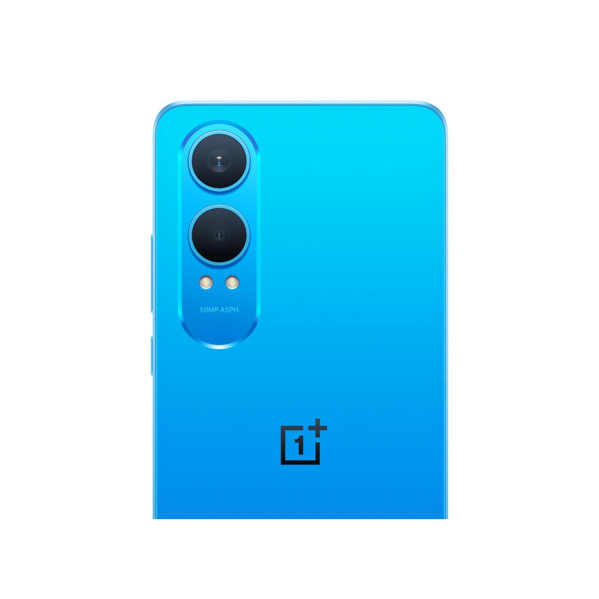 Retro blu di uno smartphone OnePlus con due fotocamere e un logo.