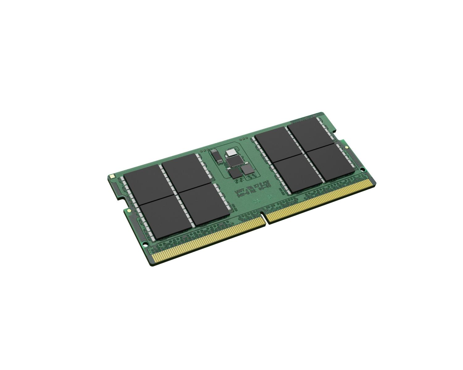 Een groene RAM-module met zwarte chips en gouden connectoren op witte achtergrond.
