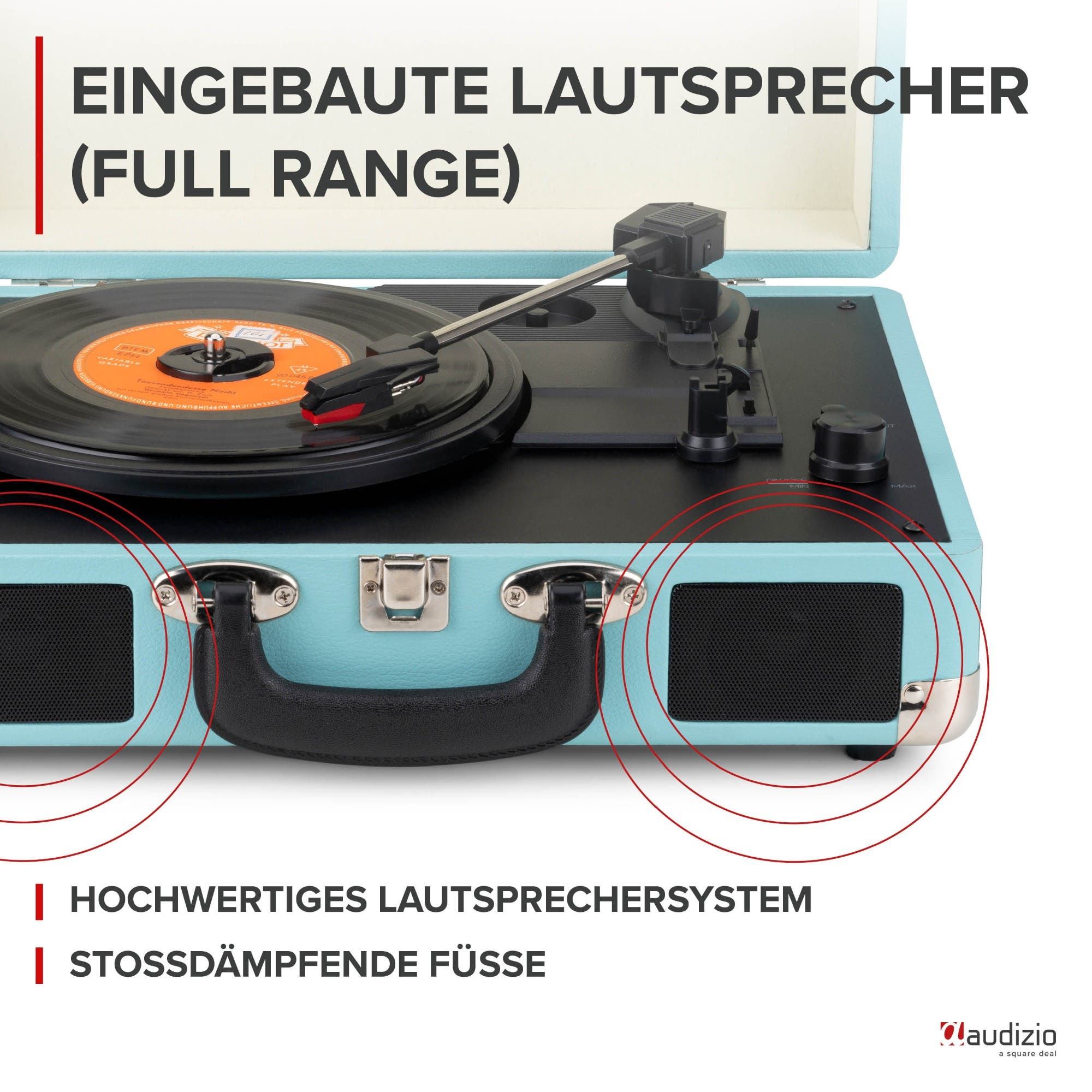 Ein hellblauer Plattenspieler mit aufgeschlagener Haube, Vinyl und Lautsprechern.