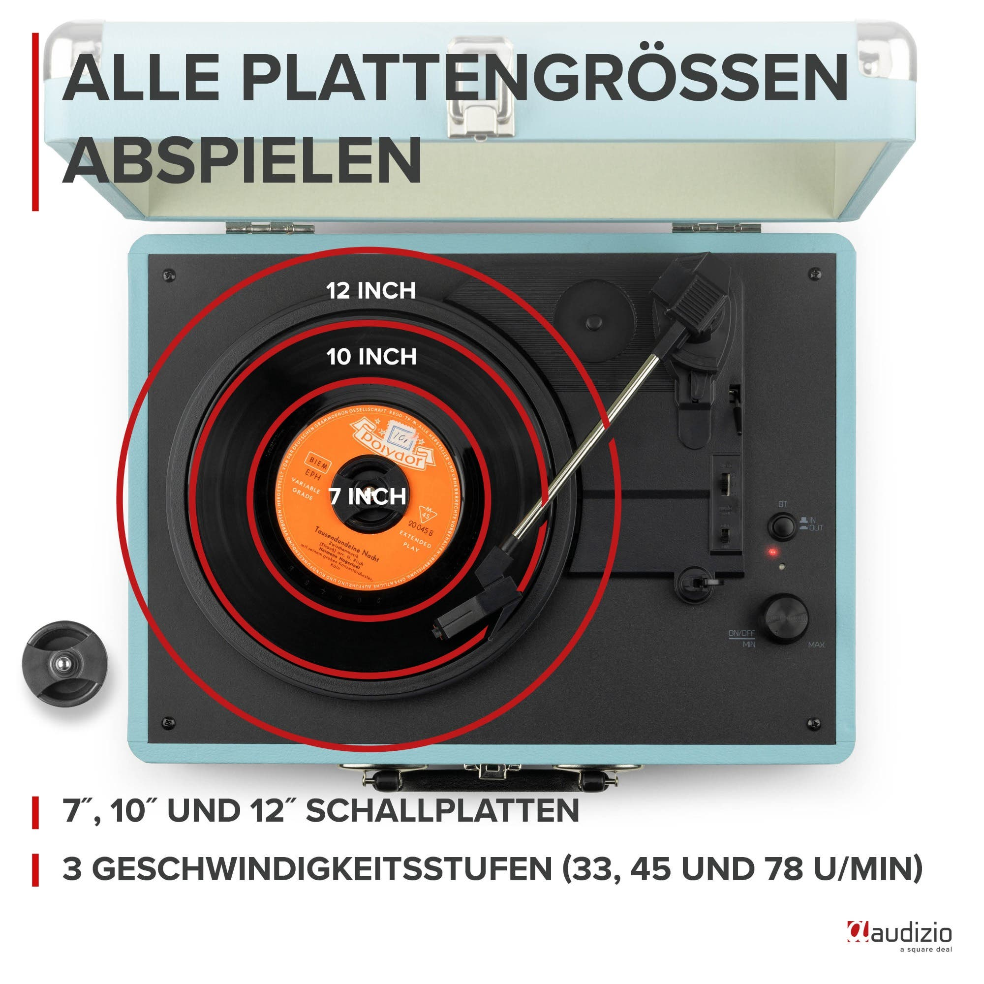 Ein hellblaues Plattenspielergehäuse mit offenem Deckel. Es spielt 7, 10 und 12 Zoll Schallplatten ab.