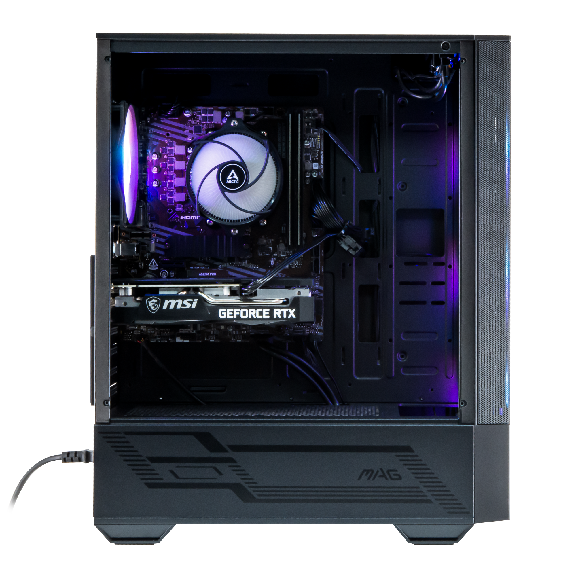 Een open pc-behuizing met RGB-verlichting, CPU-koeler en GeForce RTX GPU.