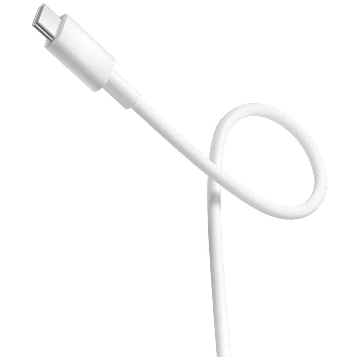 Un câble USB-C blanc est plié sur fond blanc.
