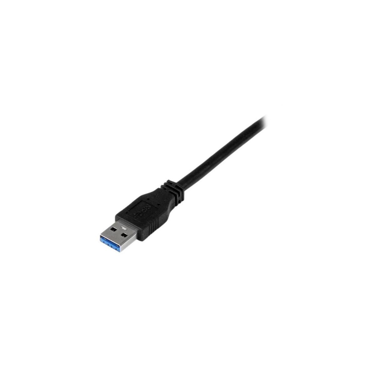 Un cavo USB 3.0 nero con connettore blu su sfondo bianco.