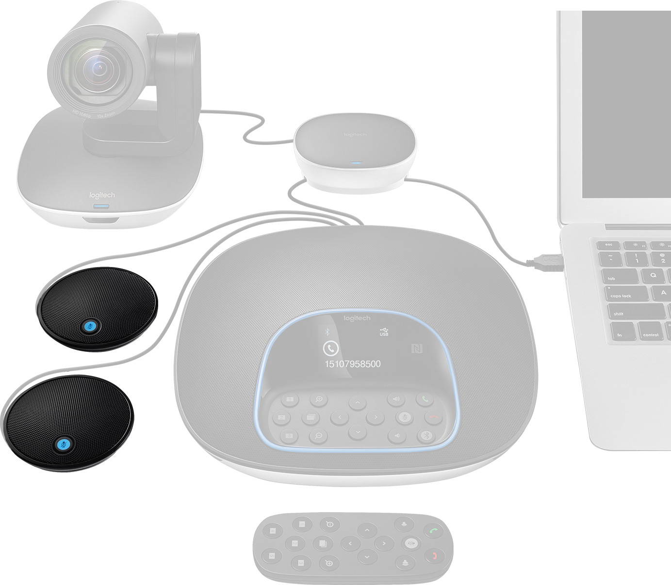 Sistema Logitech para conferencias con cámara, micrófonos, hub y portátil.