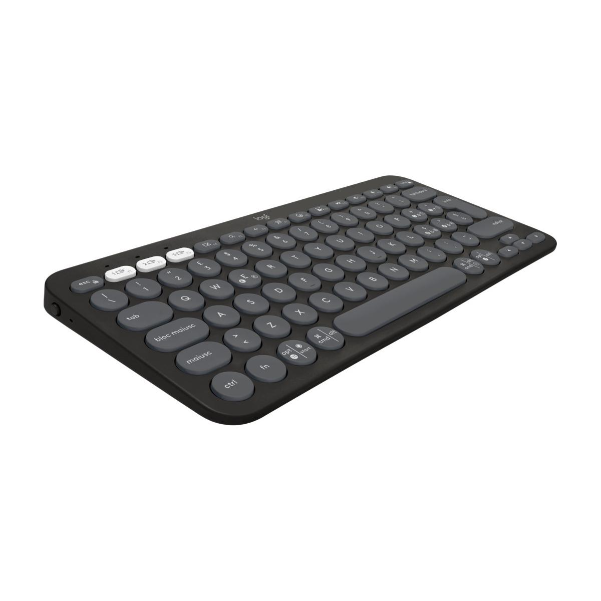 Een donker, rond Logitech Bluetooth-toetsenbord op een witte achtergrond.