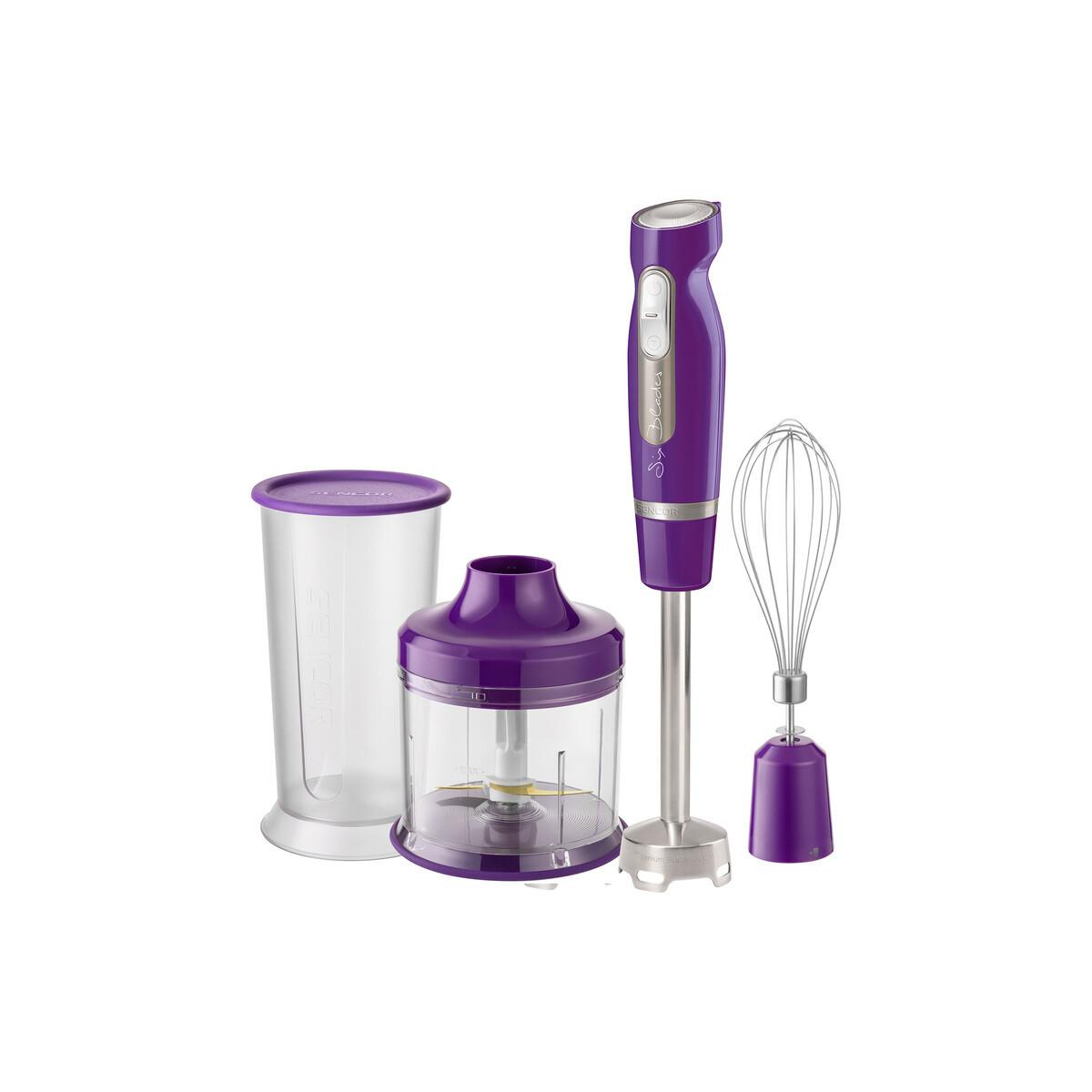 Ein violetter Stabmixer mit Zubehör: Messbecher, Zerkleinerer und Schneebesen.