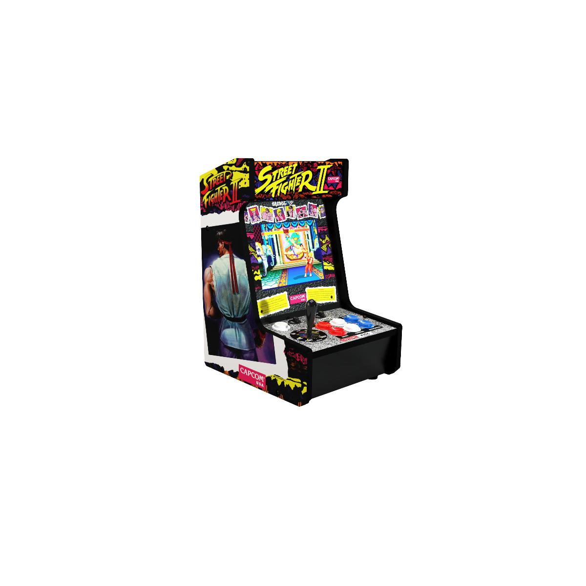Ein Street Fighter II Arcade-Automat mit Joystick und Knöpfen.