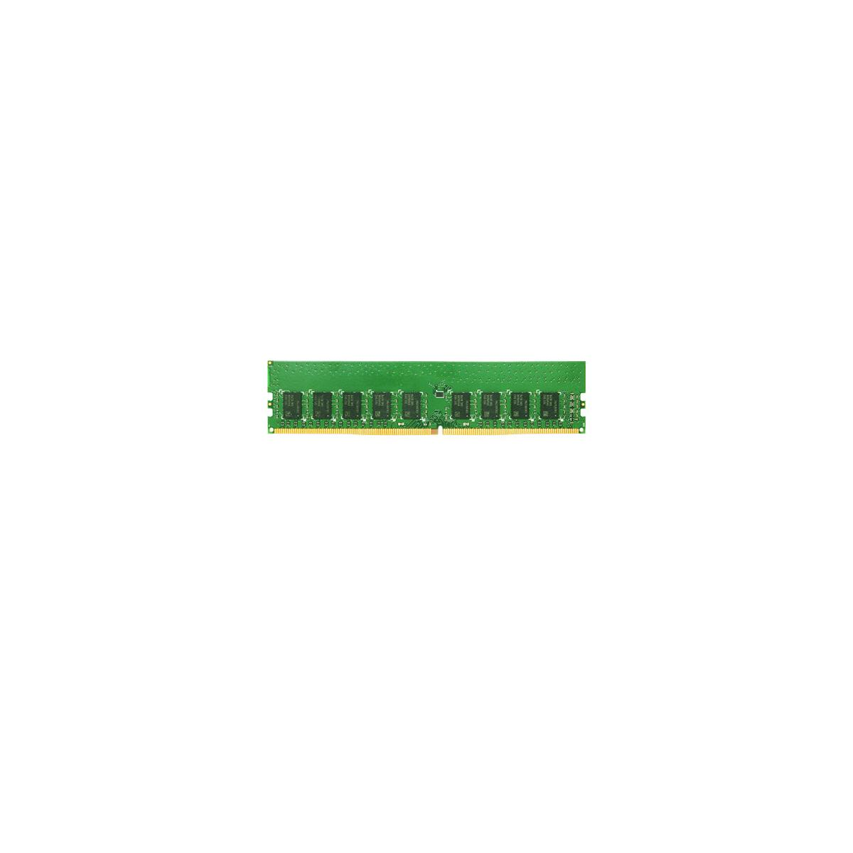 Een enkele groene RAM-module met tien zwarte chips en gouden contacten.