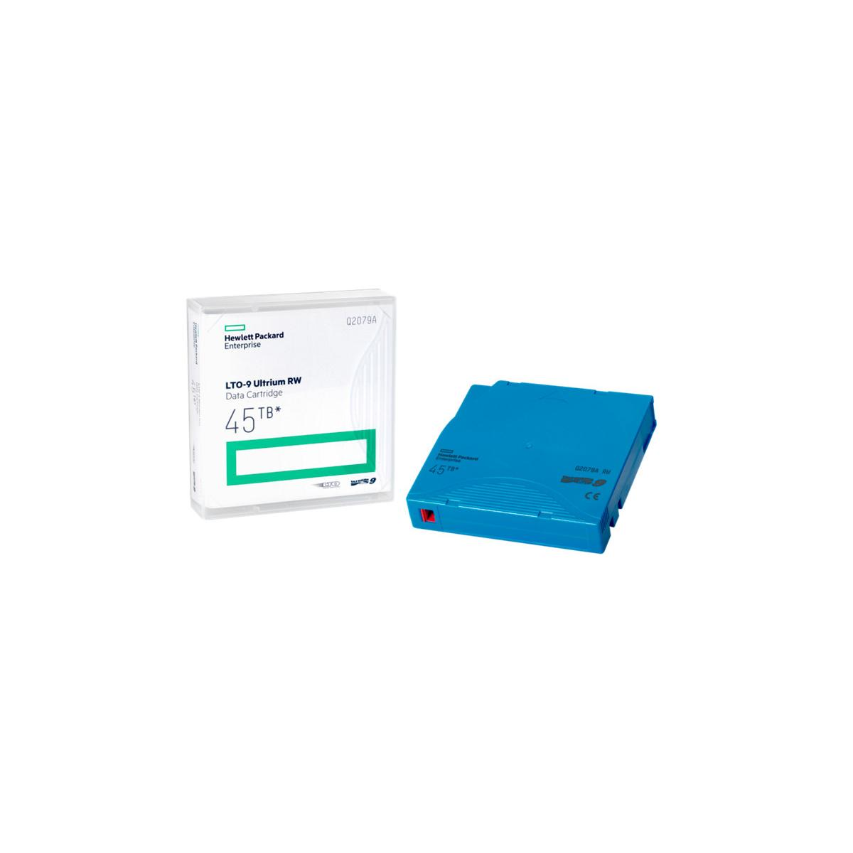 Blaue LTO-9 Ultrium RW Datenkassette neben ihrer weißen Verpackung. 45TB Kapazität.