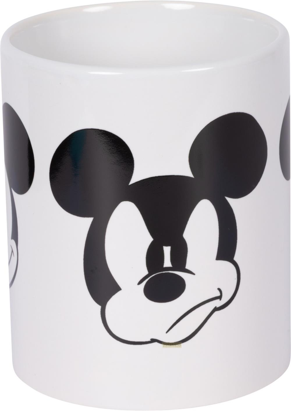 Eine weiße Tasse mit einem wiederholten Mickey-Maus-Gesicht in Schwarz.
