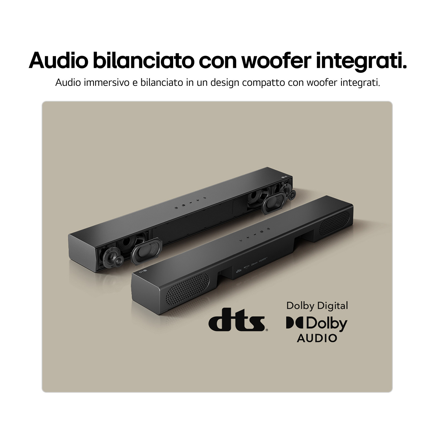Zwei schwarze Soundbars nebeneinander, eine mit sichtbaren Woofern. Logos für DTS und Dolby Audio.