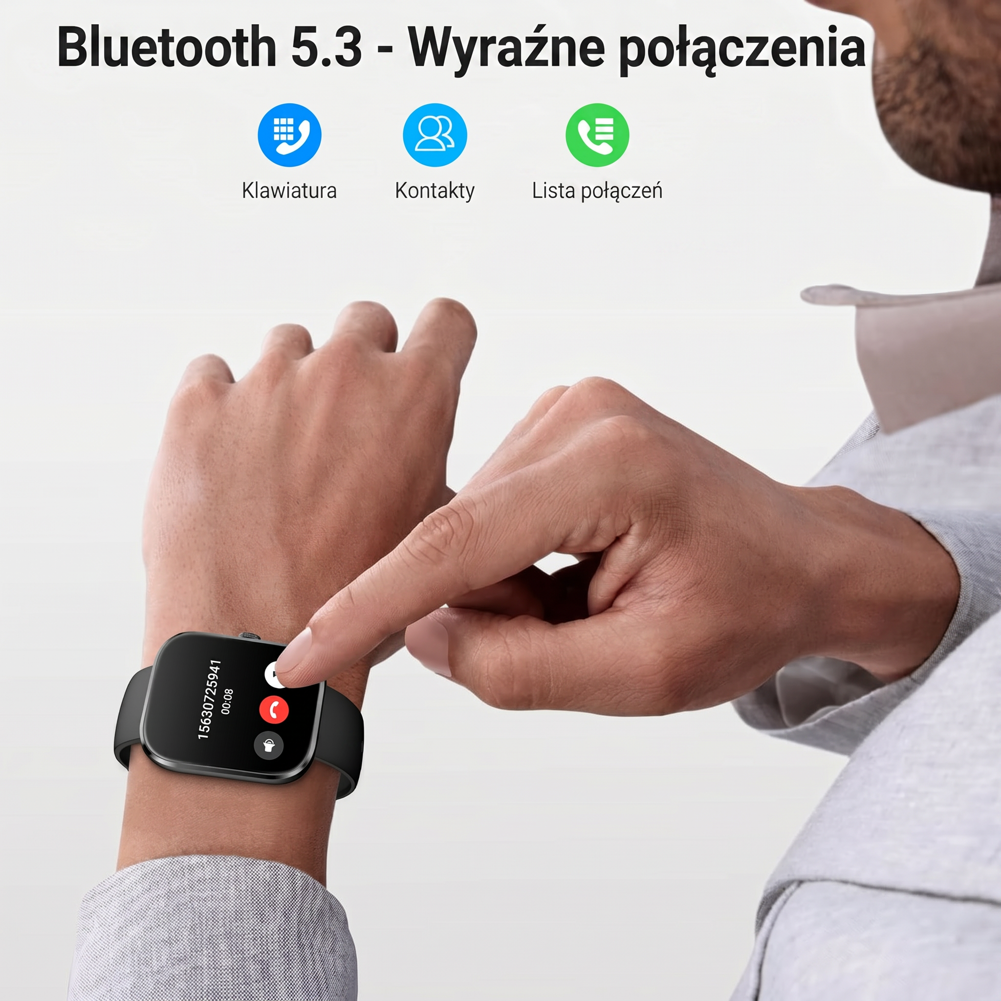 Osoba obsługuje smartwatch wyświetlający połączenie przychodzące z numerem i czasem.