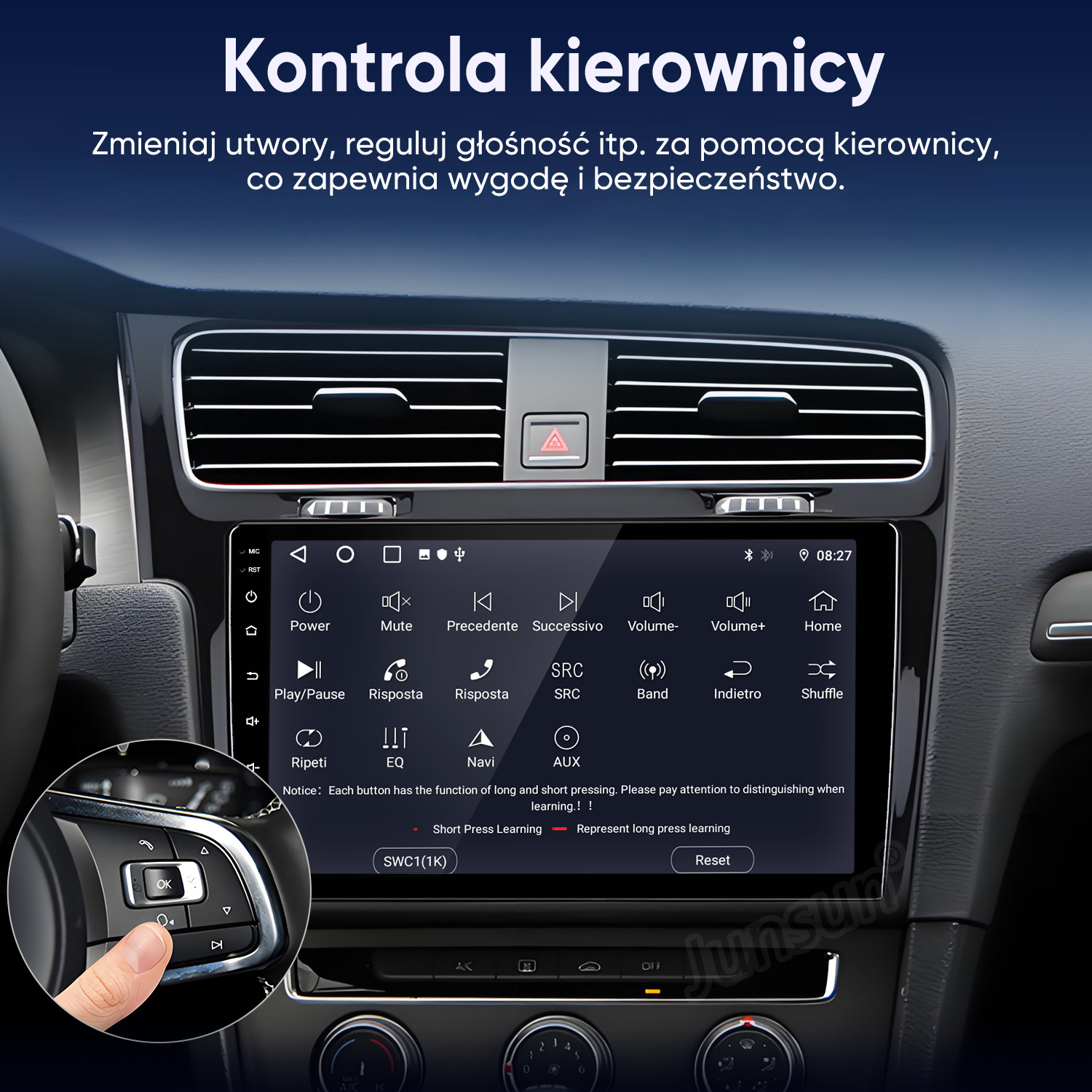 Palec naciska przycisk OK na kierownicy samochodu, widoczny jest system infotainment.