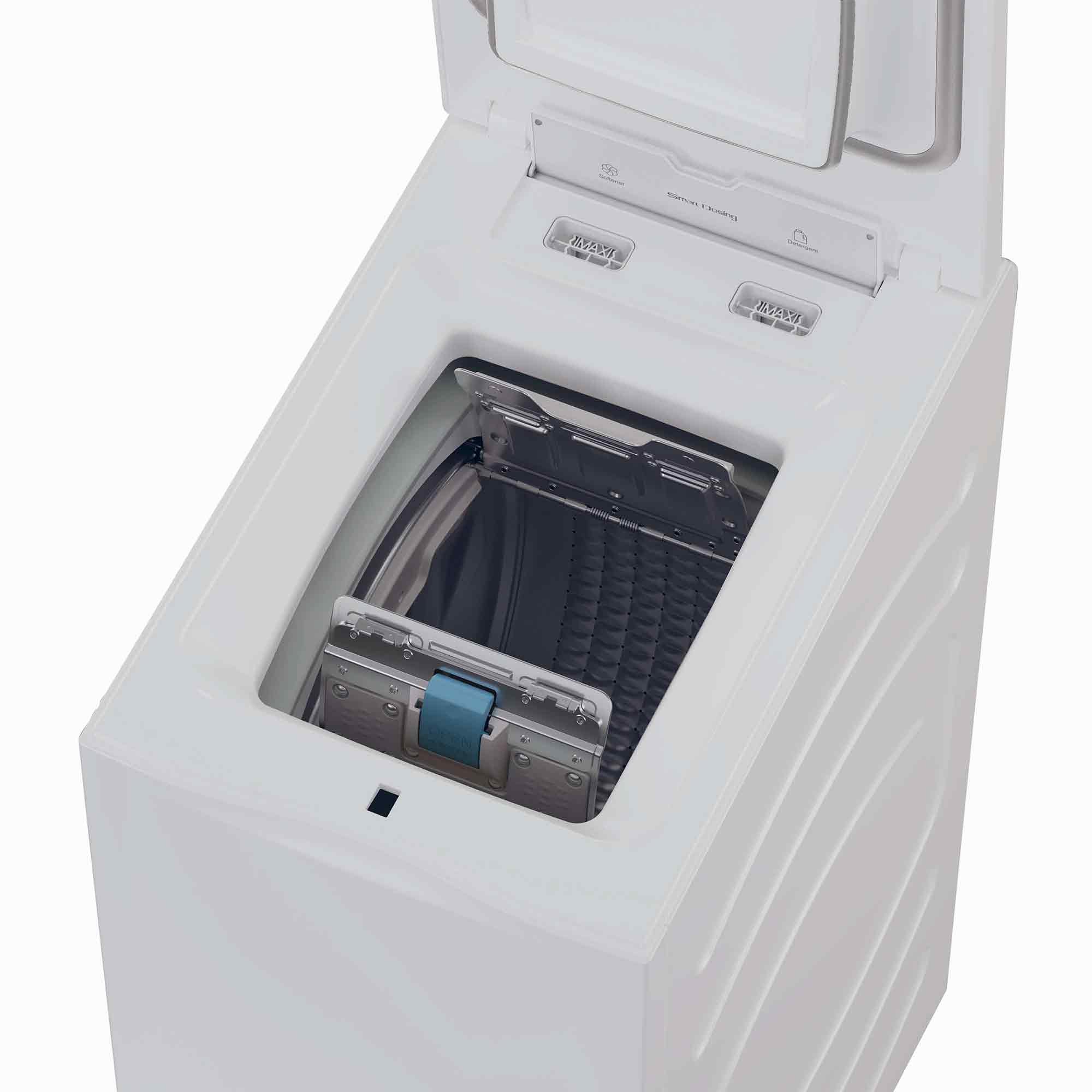 Oberansicht einer weißen Toplader-Waschmaschine mit offenem Deckel und Trommel.