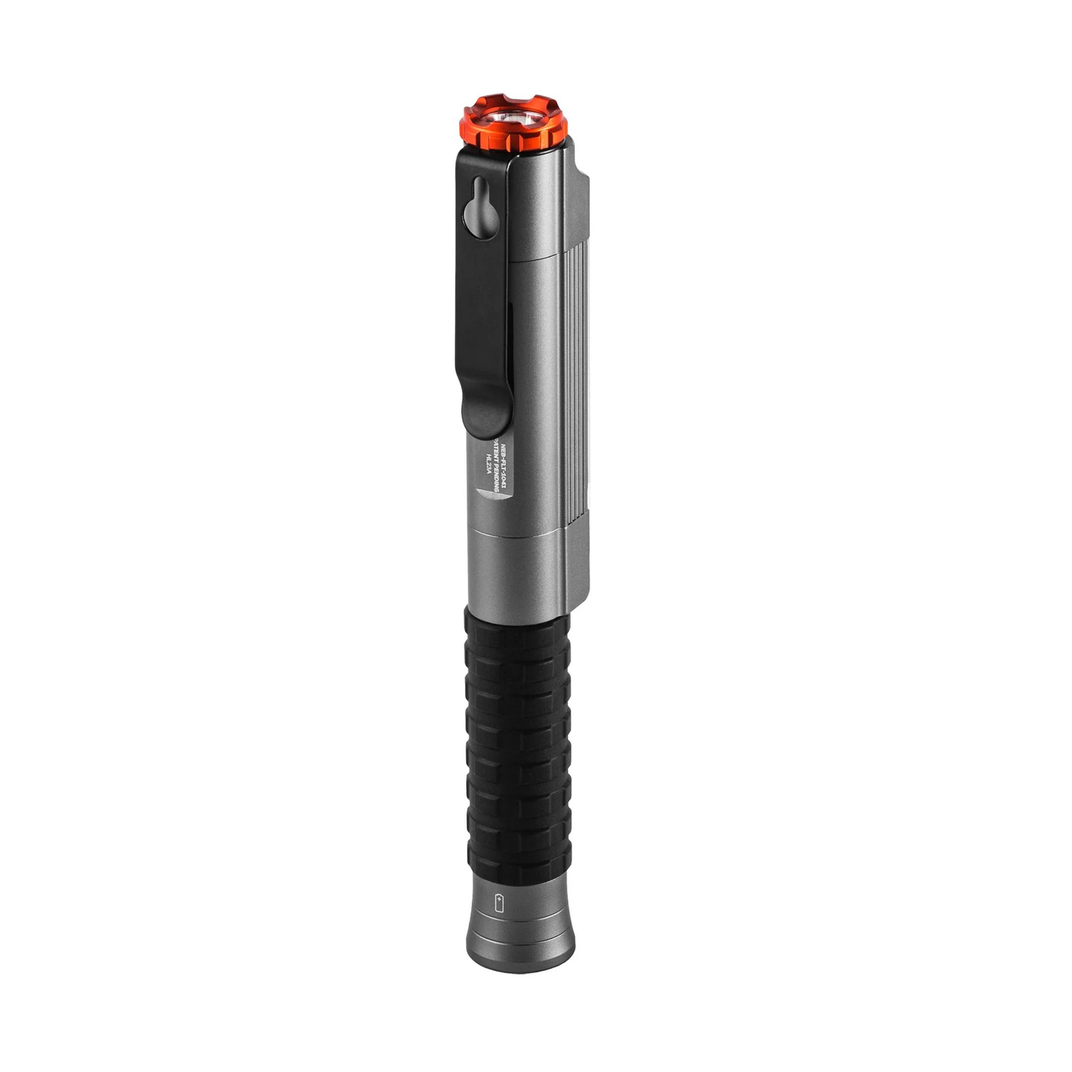 Graue Taschenlampe mit schwarzem Griff und orangefarbenem Kopf. Patentiert.