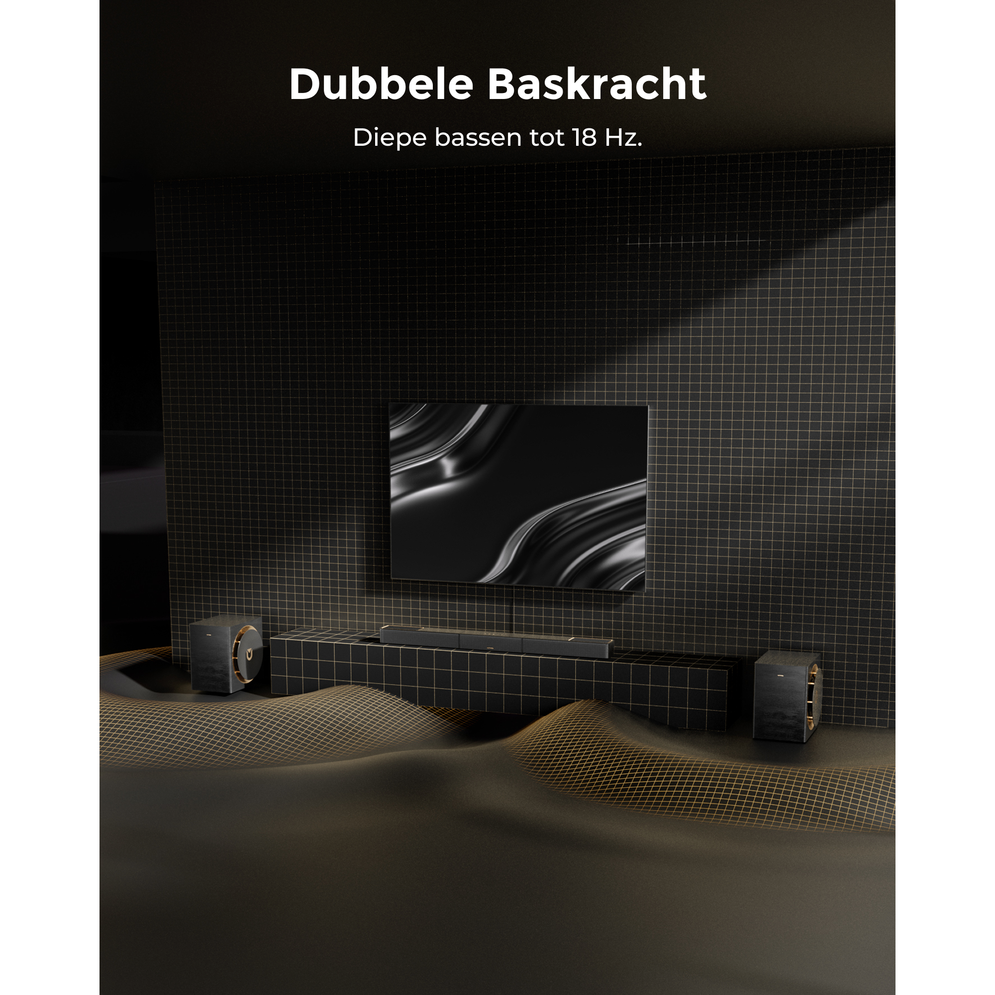 Donkere scène met tv, soundbar en twee luidsprekers tegen een zwarte tegelmuur.