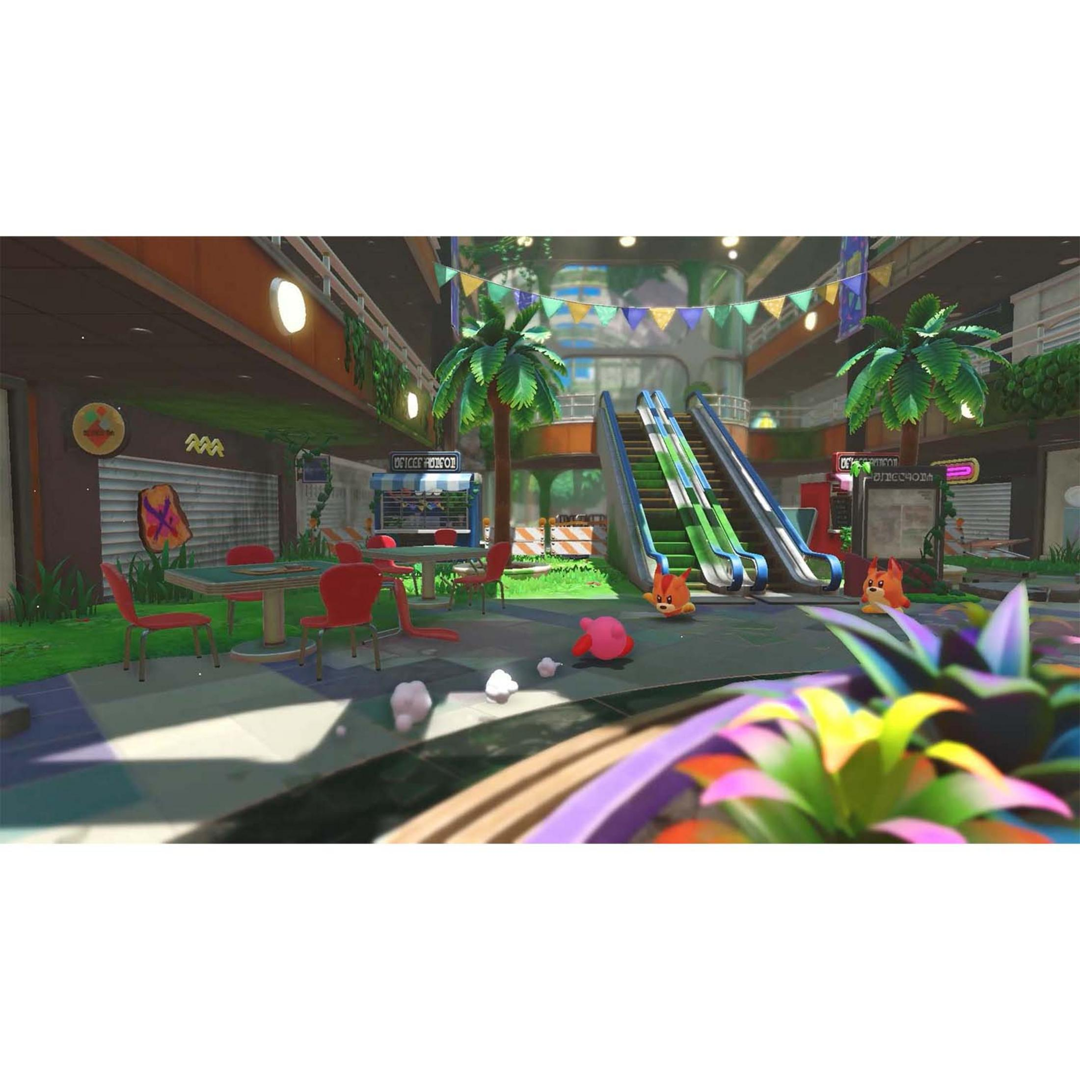 Un cortile interno colorato con scale mobili, palme e personaggi dei cartoni animati.