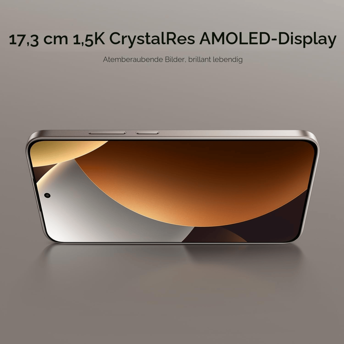 Ein modernes Smartphone mit einem großen, hellen AMOLED-Display in Gold und Grau.