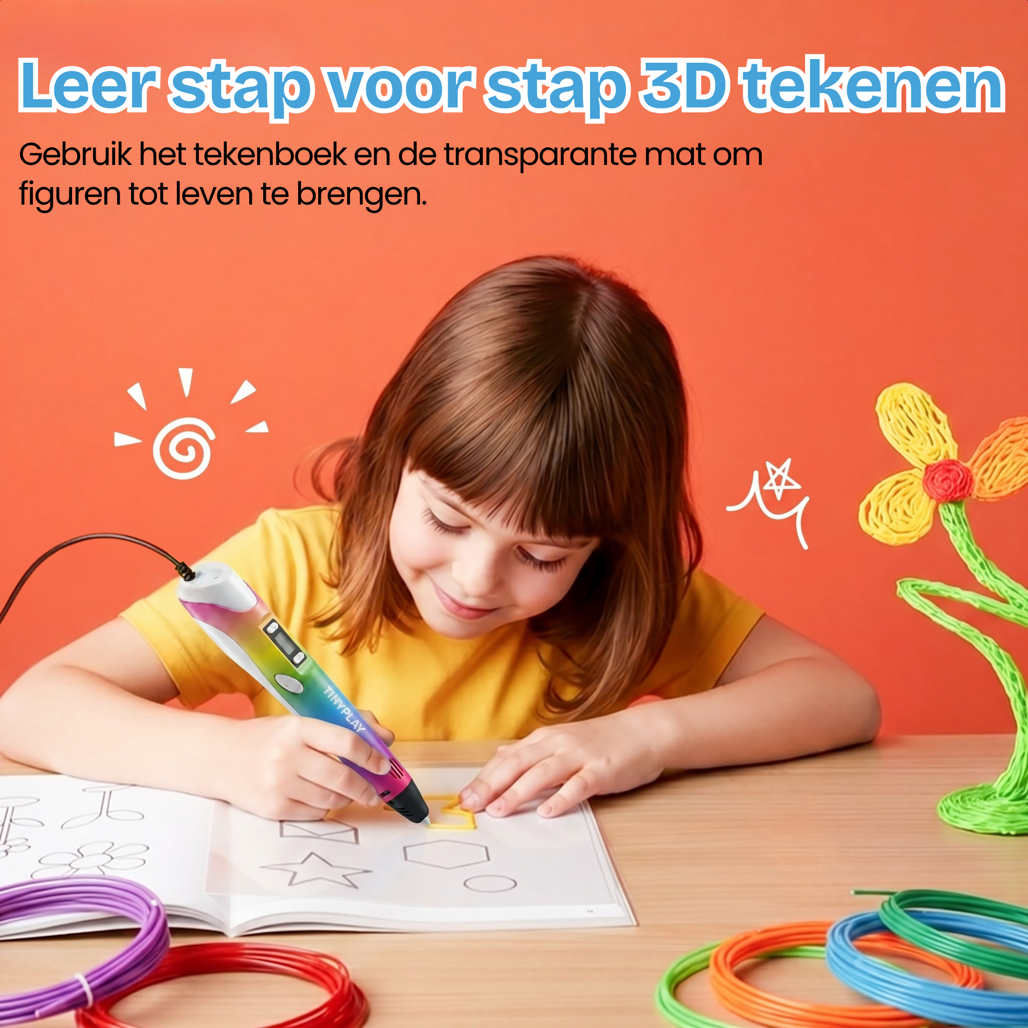 Een meisje gebruikt een 3D-pen om te tekenen uit een sjabloon. Filamenten liggen ernaast.