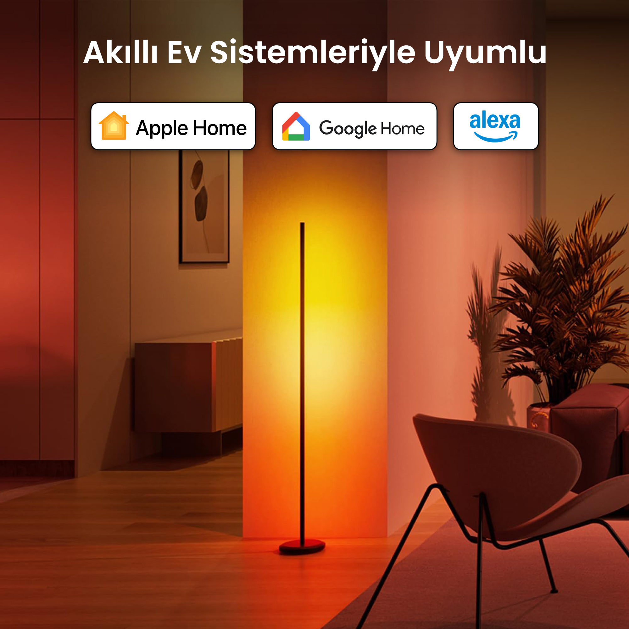 Soggiorno moderno con lampada da terra, poltrona, pianta e loghi Apple Home, Google Home, Alexa.