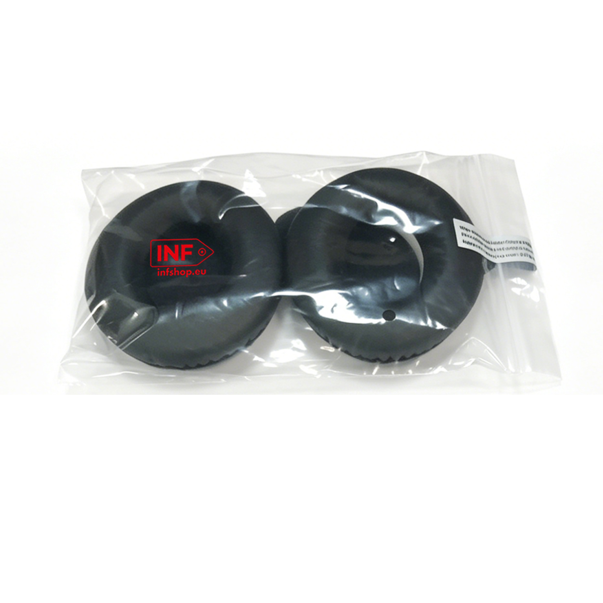 Zwei schwarze Ohrpolster liegen in einer Plastikverpackung.