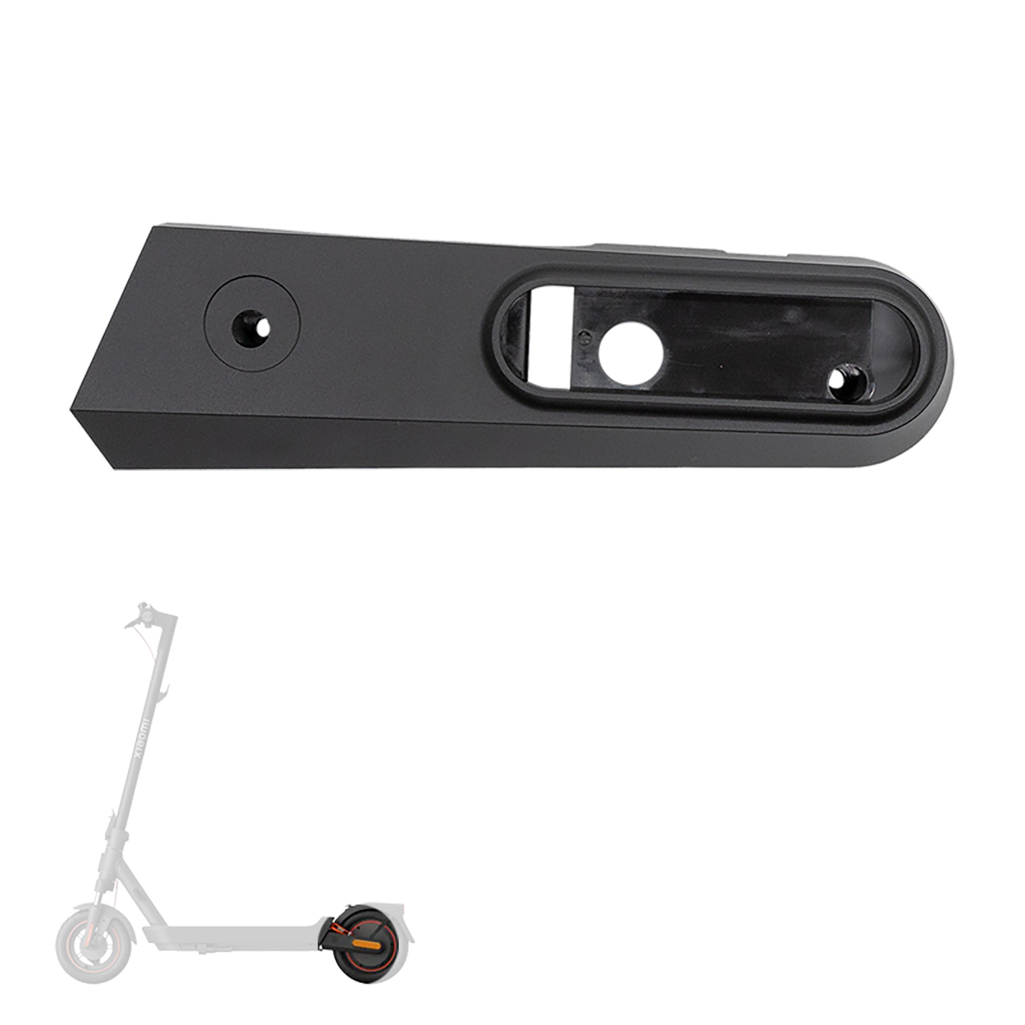 Pieza negra de patinete eléctrico con recortes y agujeros para tornillos.