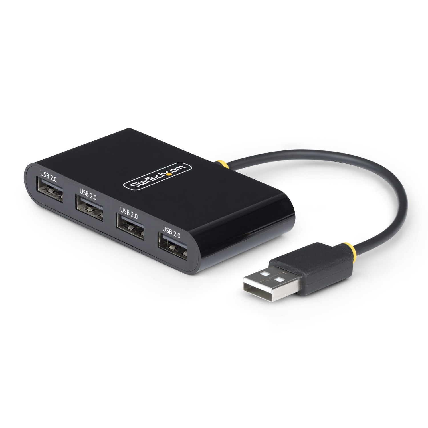 Hub USB 2.0 nero con quattro porte e cavo USB collegato.