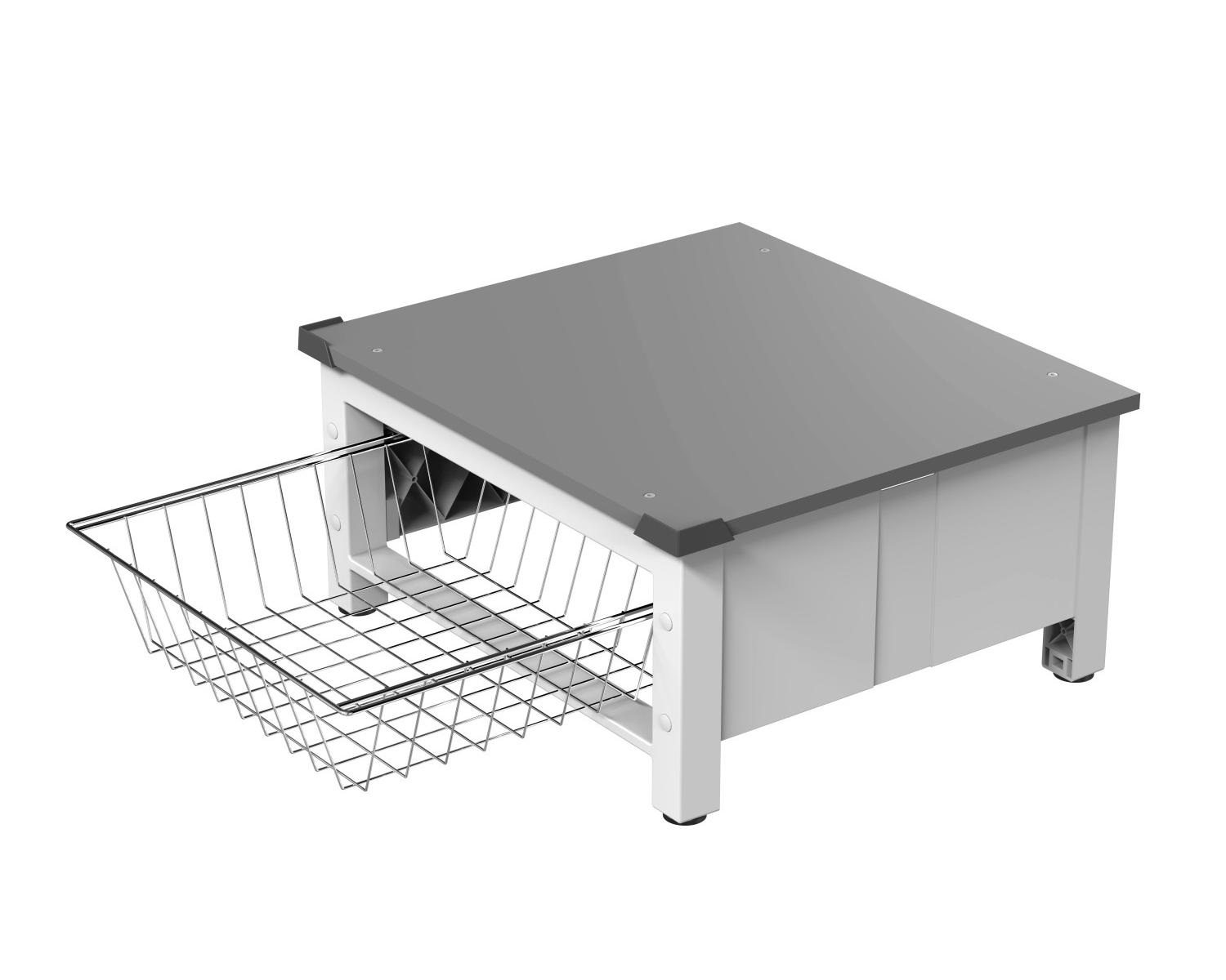 Un mobile bianco con cestello estraibile in filo metallico e piano grigio.