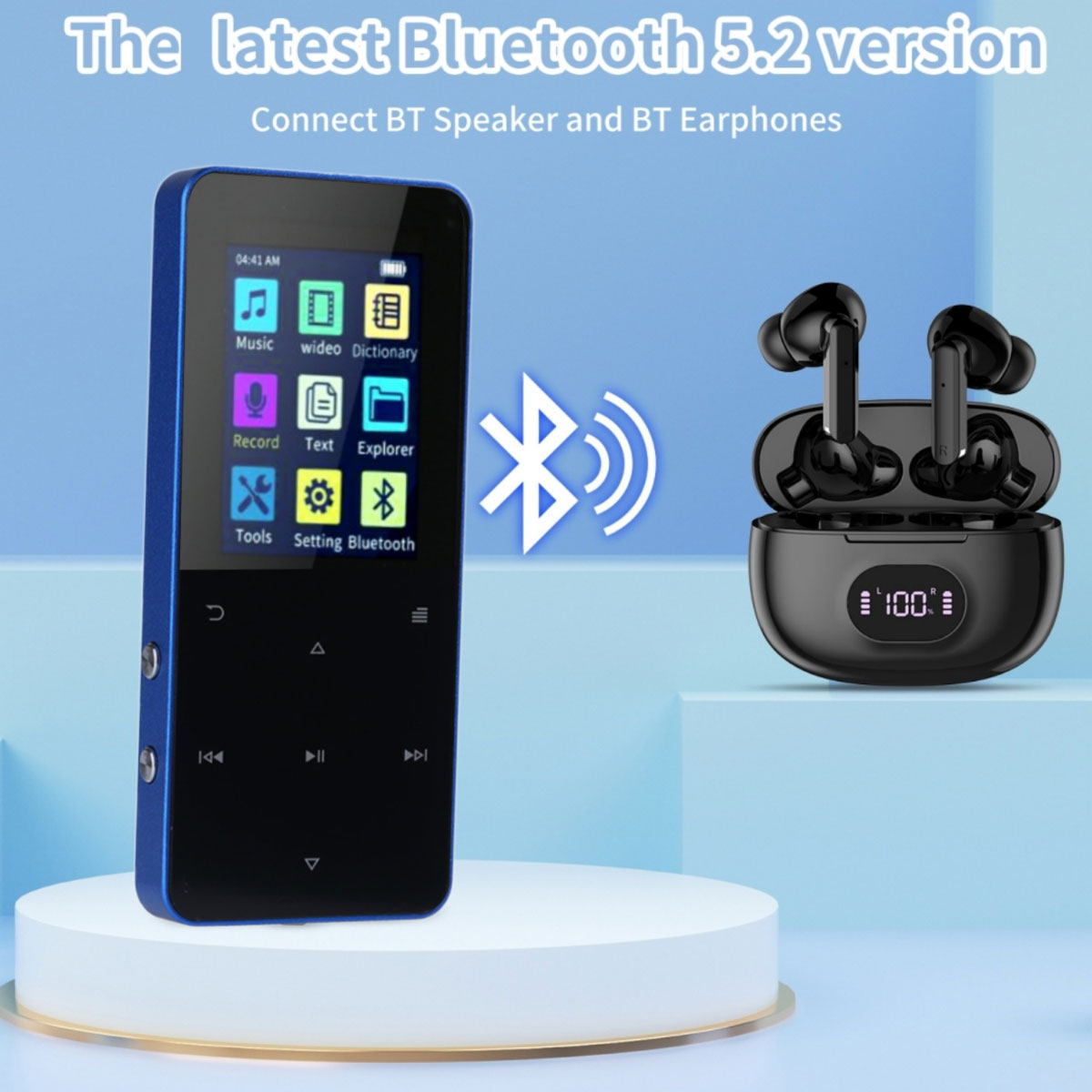 Ein blauer Musikplayer mit einem Bildschirm, der Apps zeigt, neben schwarzen kabellosen Kopfhörern.