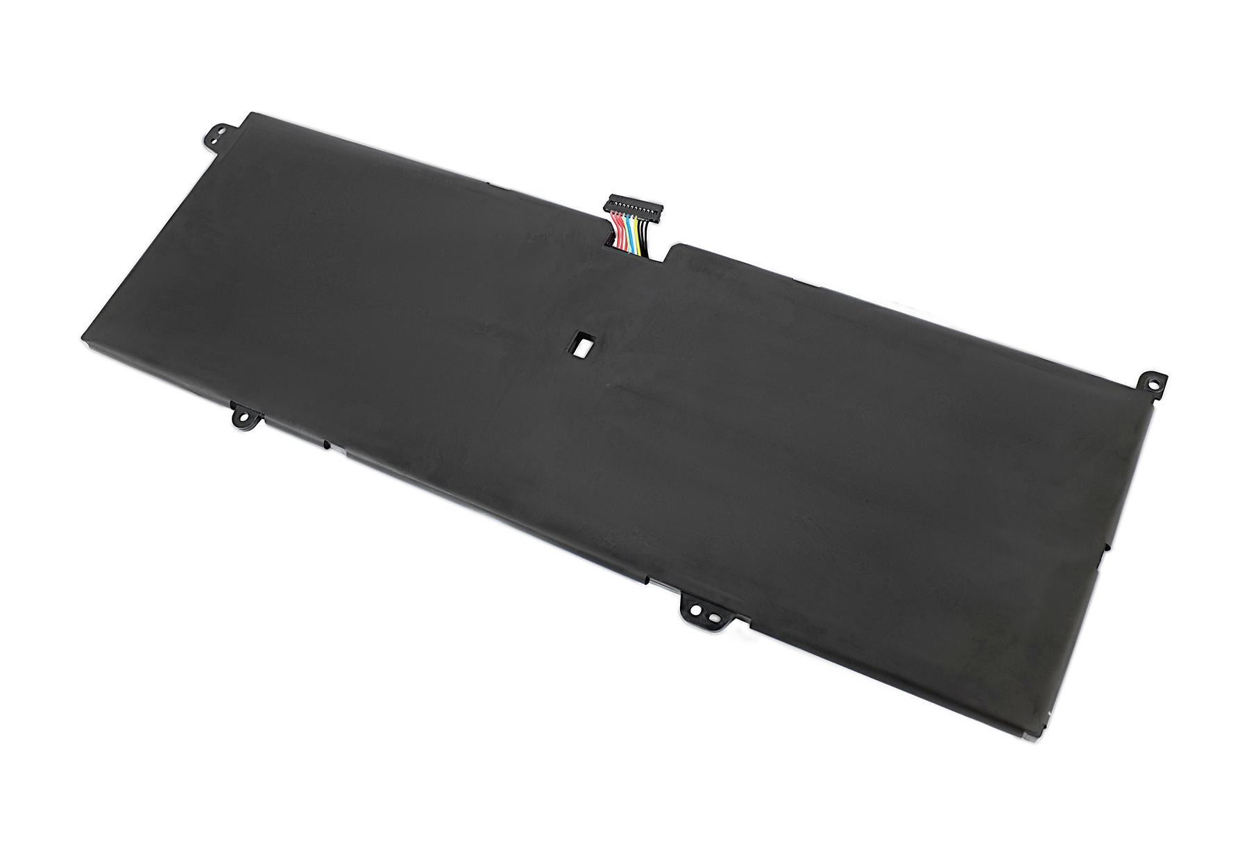 Schwarzer Laptop-Akku mit Kabelstecker auf weißem Hintergrund.
